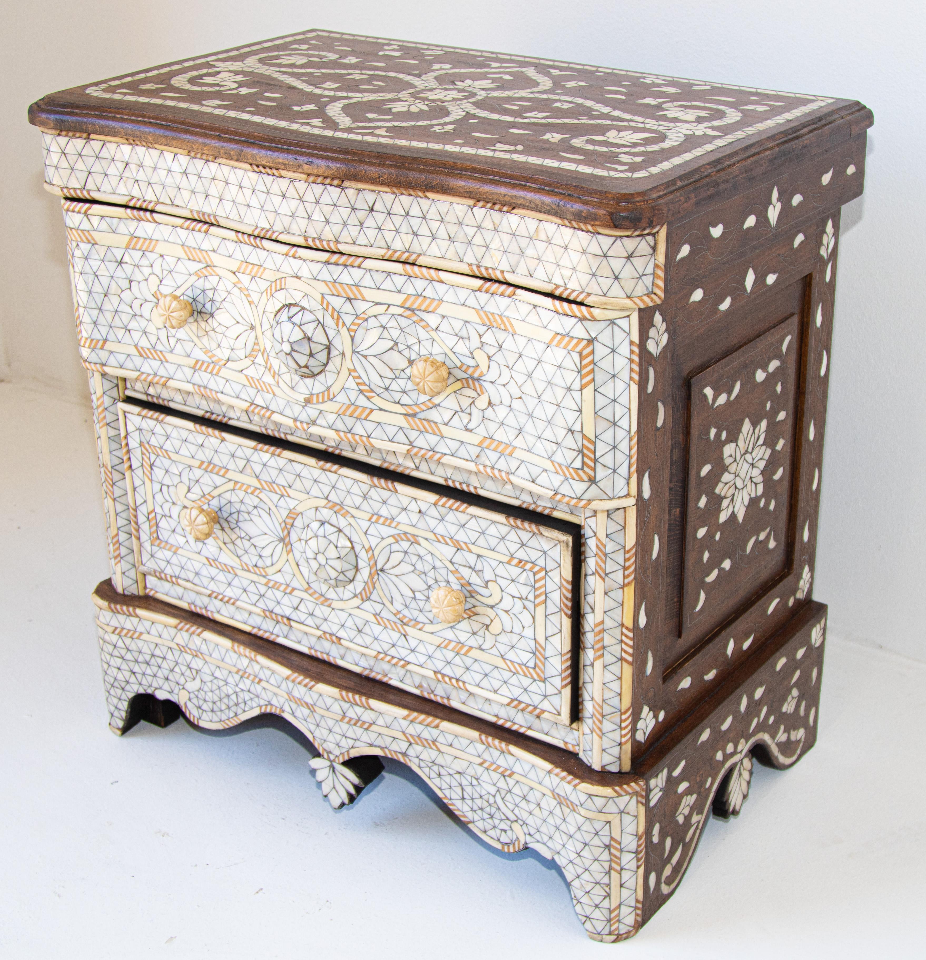 Moorish White Inlay Moroccan Nightstands, a Pair For Sale 12
