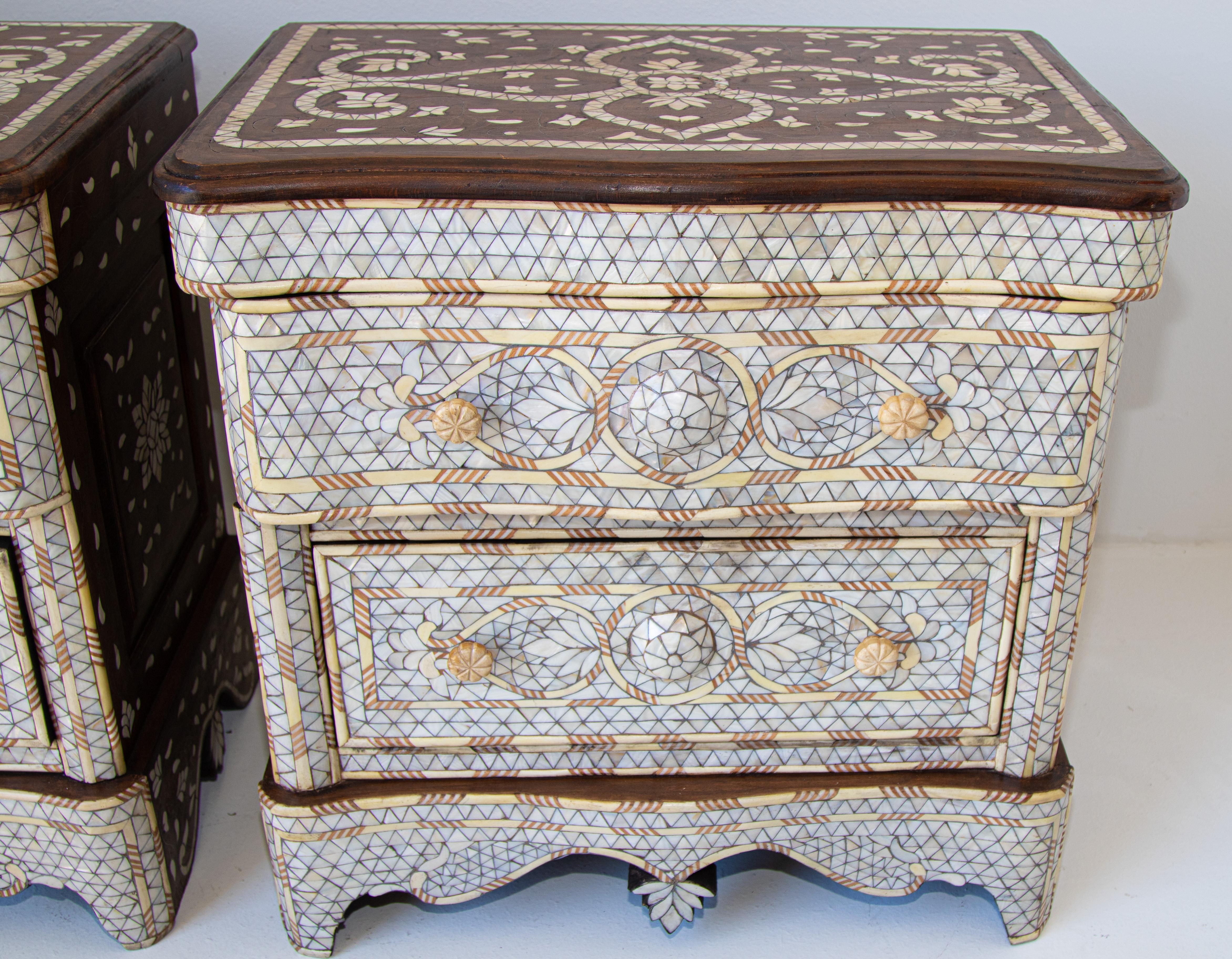 Moorish White Inlay Moroccan Nightstands, a Pair In Good Condition For Sale In North Hollywood, CA