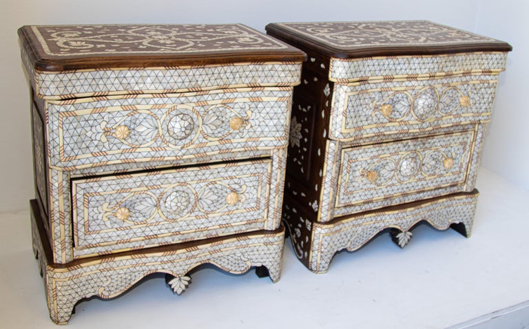 Moorish White Inlay Moroccan Nightstands, a Pair In Good Condition For Sale In North Hollywood, CA