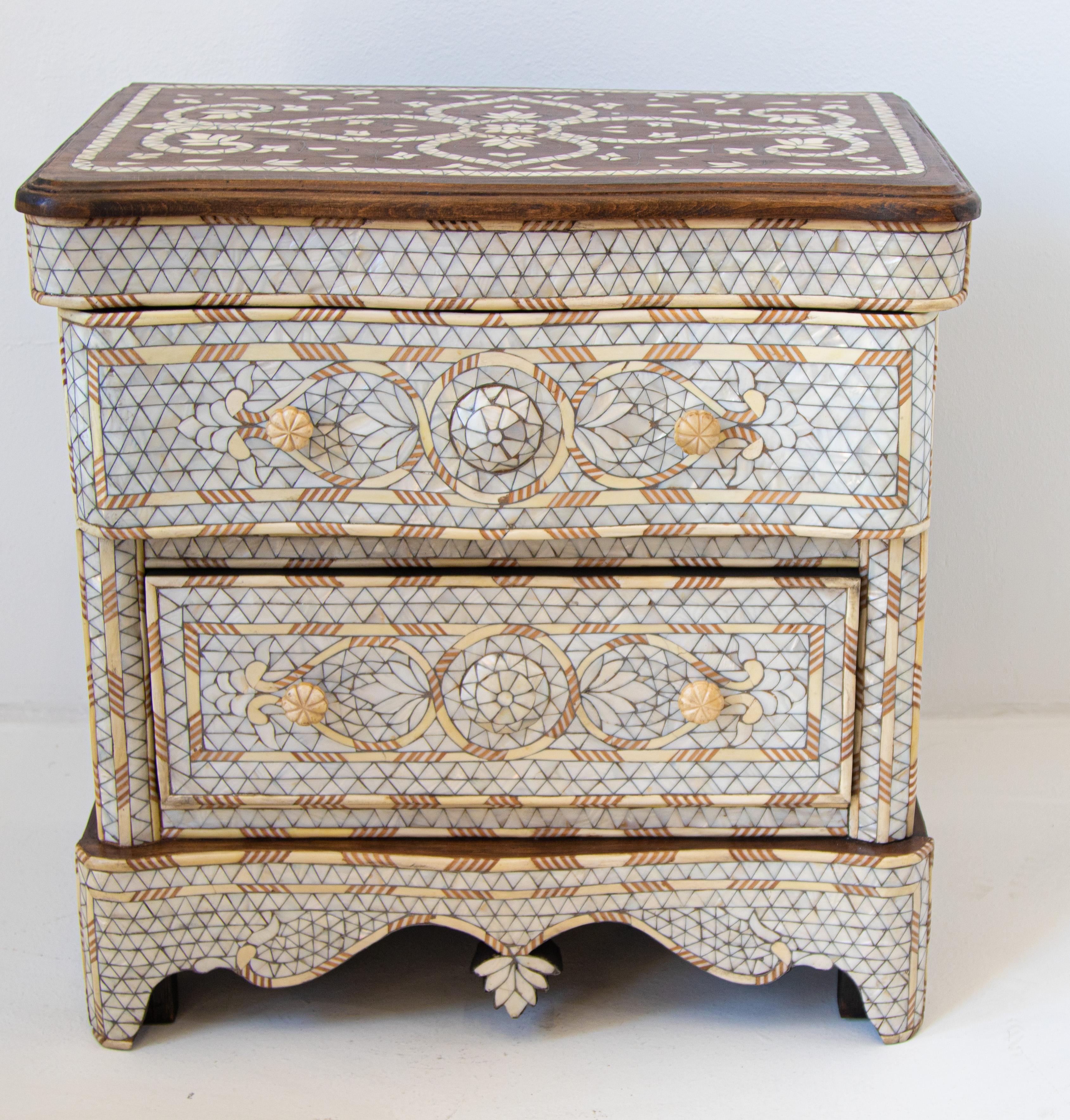 Moorish White Inlay Moroccan Nightstands, a Pair For Sale 3