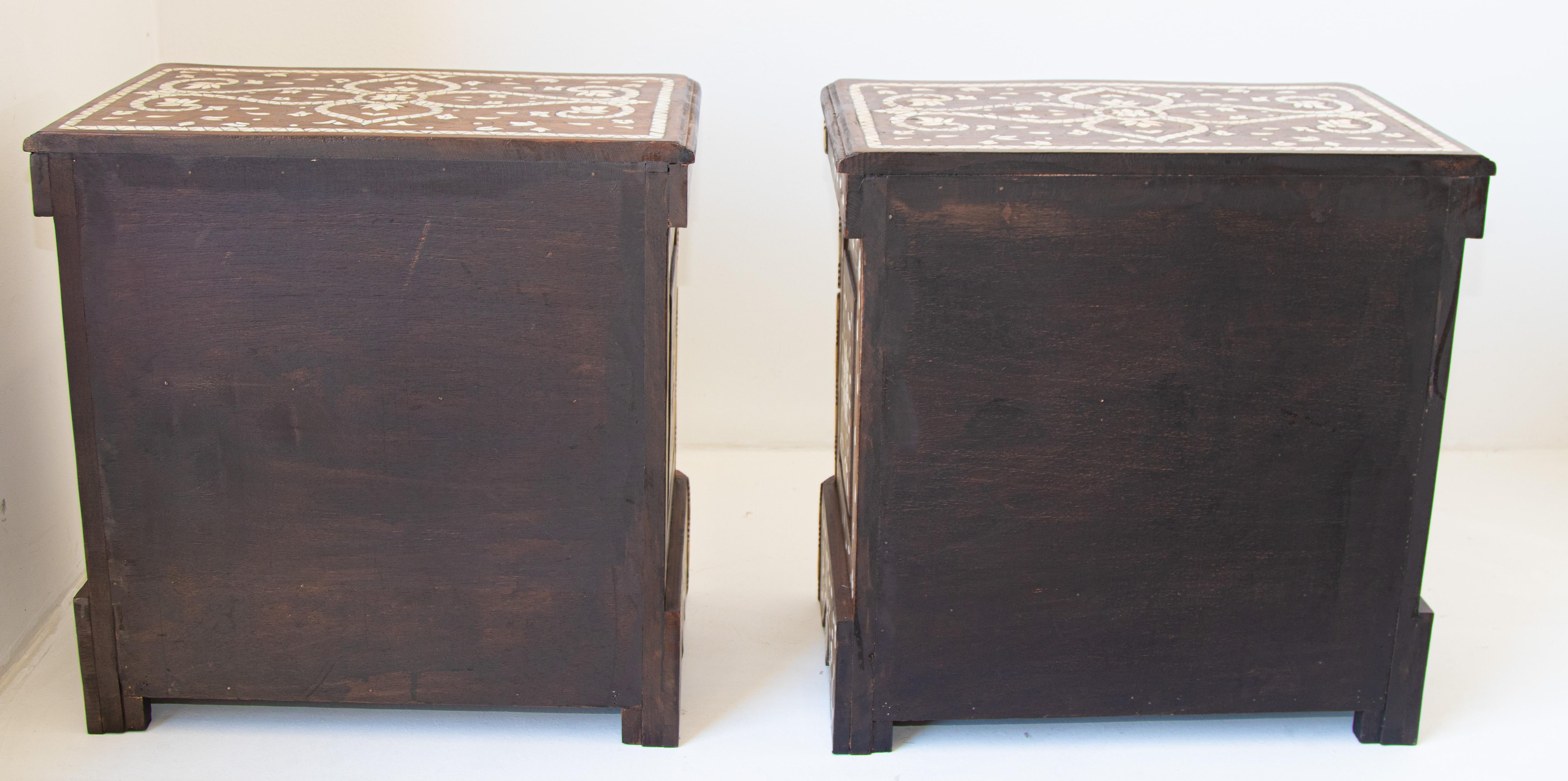 Moorish White Inlay Moroccan Nightstands, a Pair For Sale 4