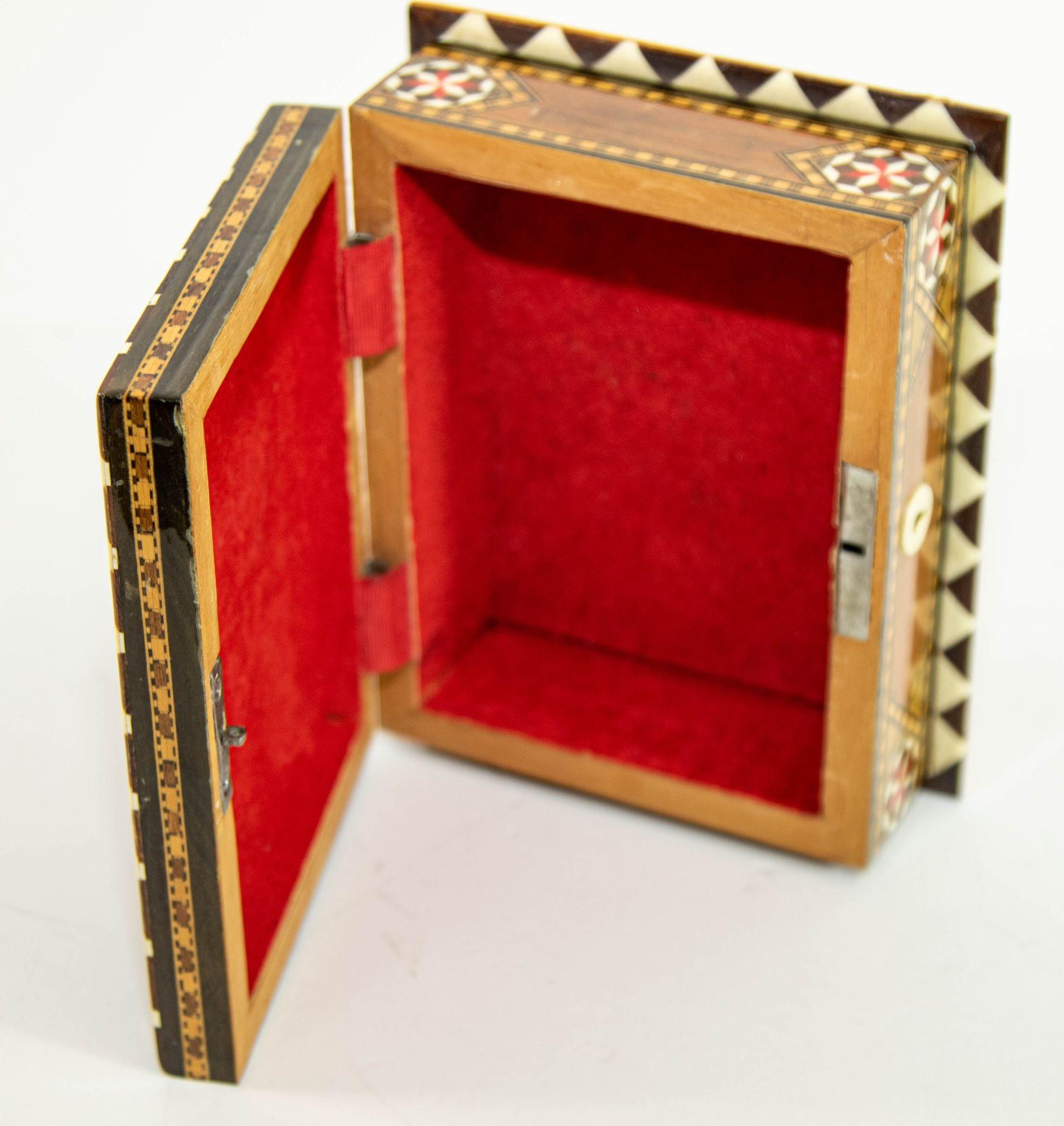 Moorish Wood Box Islamic Marquetry Mosaic Art Granada Spain Khatam Decor 1940s For Sale 4