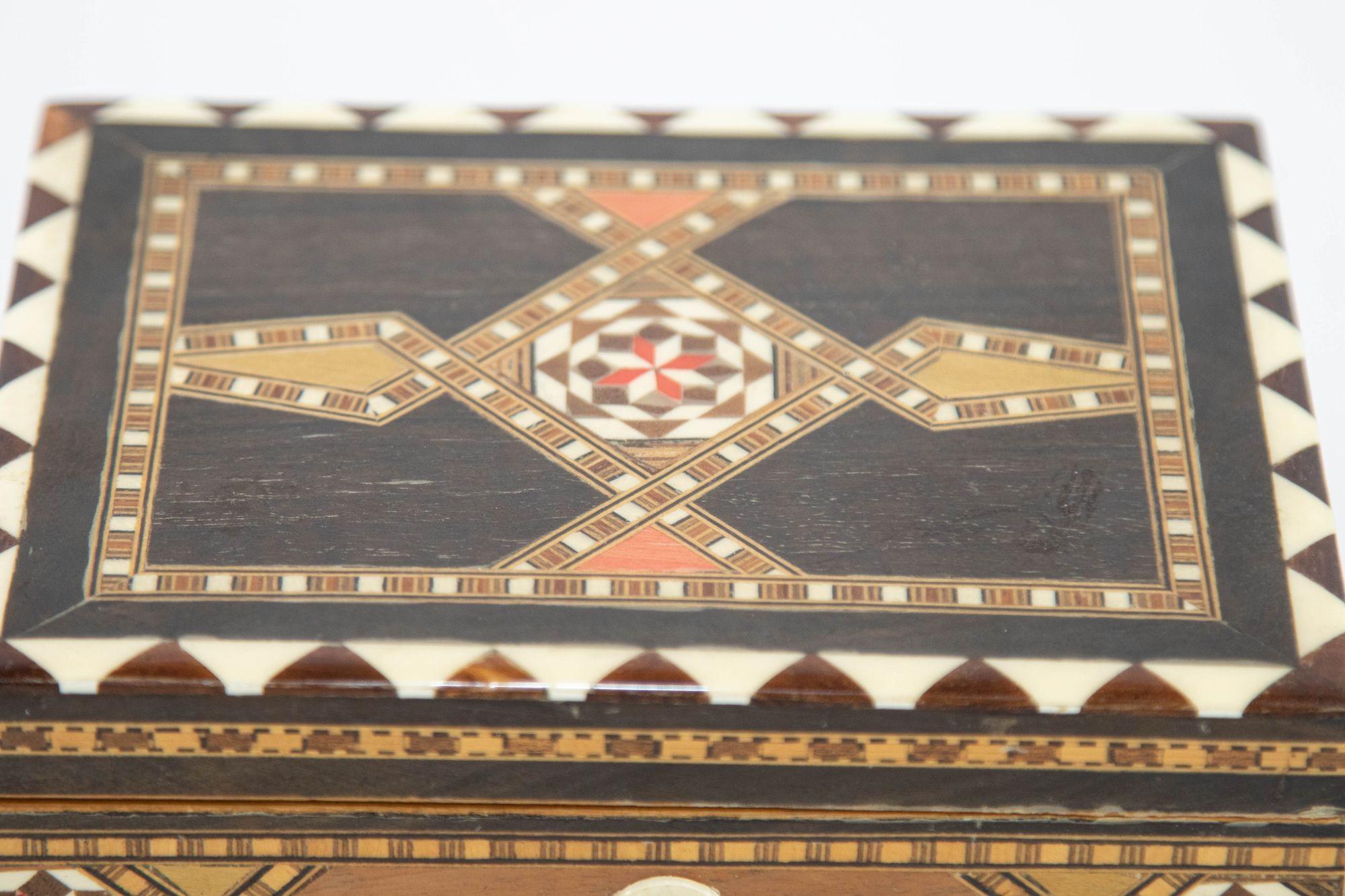 Moorish Wood Box Islamic Marquetry Mosaic Art Granada Spain Khatam Decor 1940s In Good Condition For Sale In North Hollywood, CA