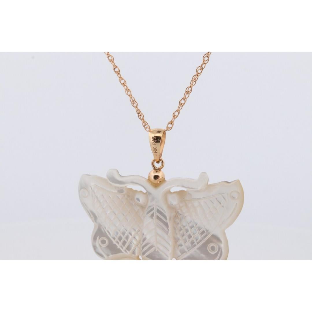 Butterfly MOP 14k. Grand pendentif papillon. Collier à chaîne en or jaune 14 carats. Bon état - En vente à Port Charlotte, FL