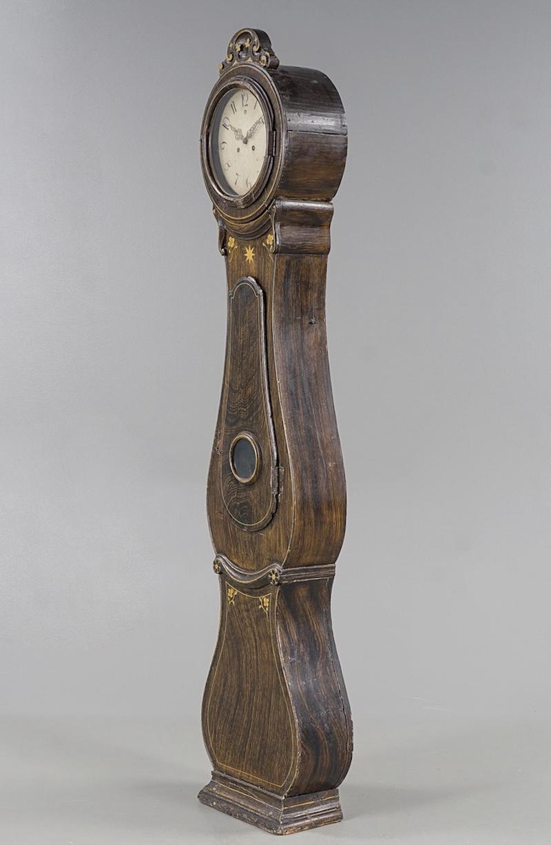 Reloj Mora Sueco 1800s Antiguo Fryksdal 217cm Imitación Madera Grano 1800s Pulido en venta