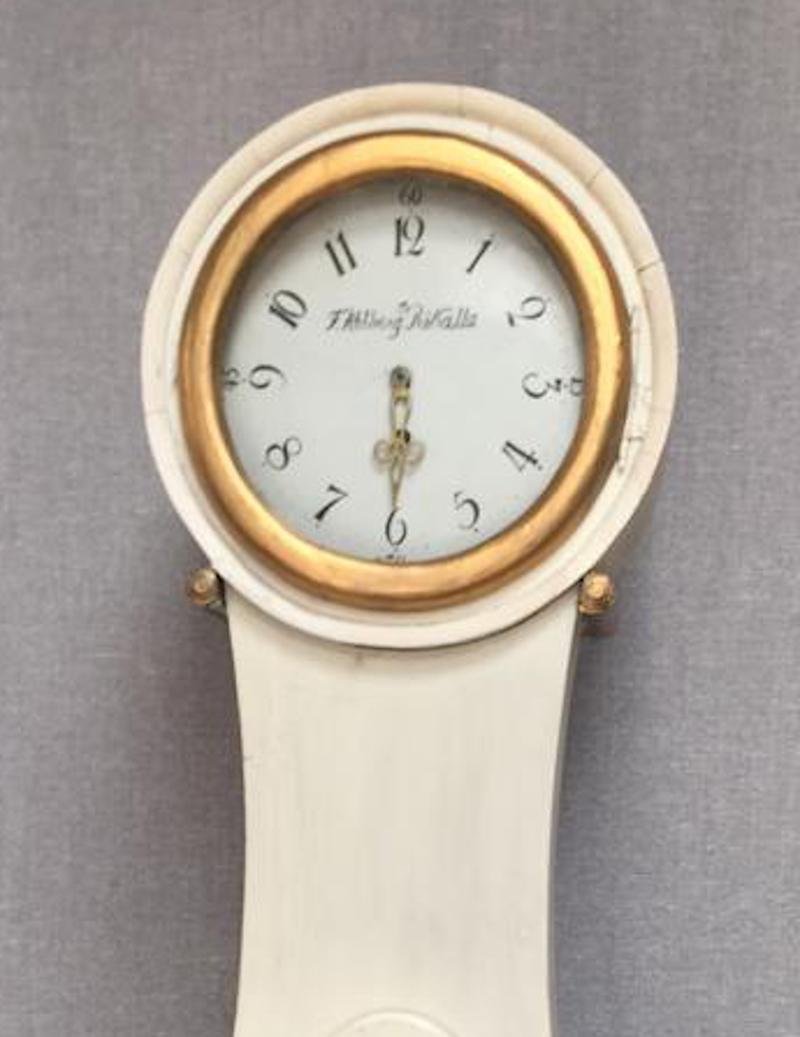 Mora Clock Swedish Antique Fryksdall White Painted, Early 1800s, Gustavian In Good Condition In LONDON, GB