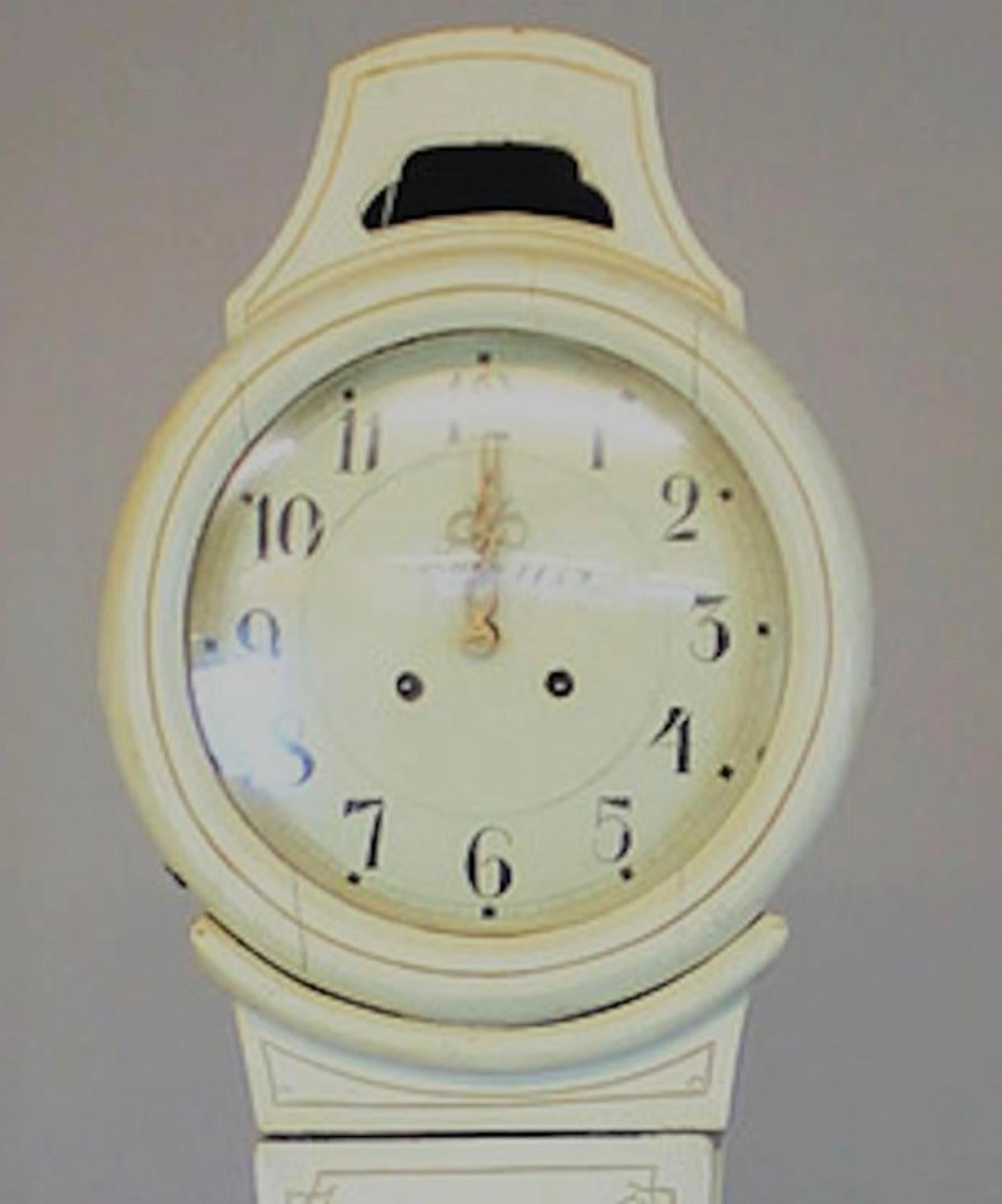 Mora Clock Swedish White 1800s Antique Gustavian In Good Condition For Sale In Lewes, England