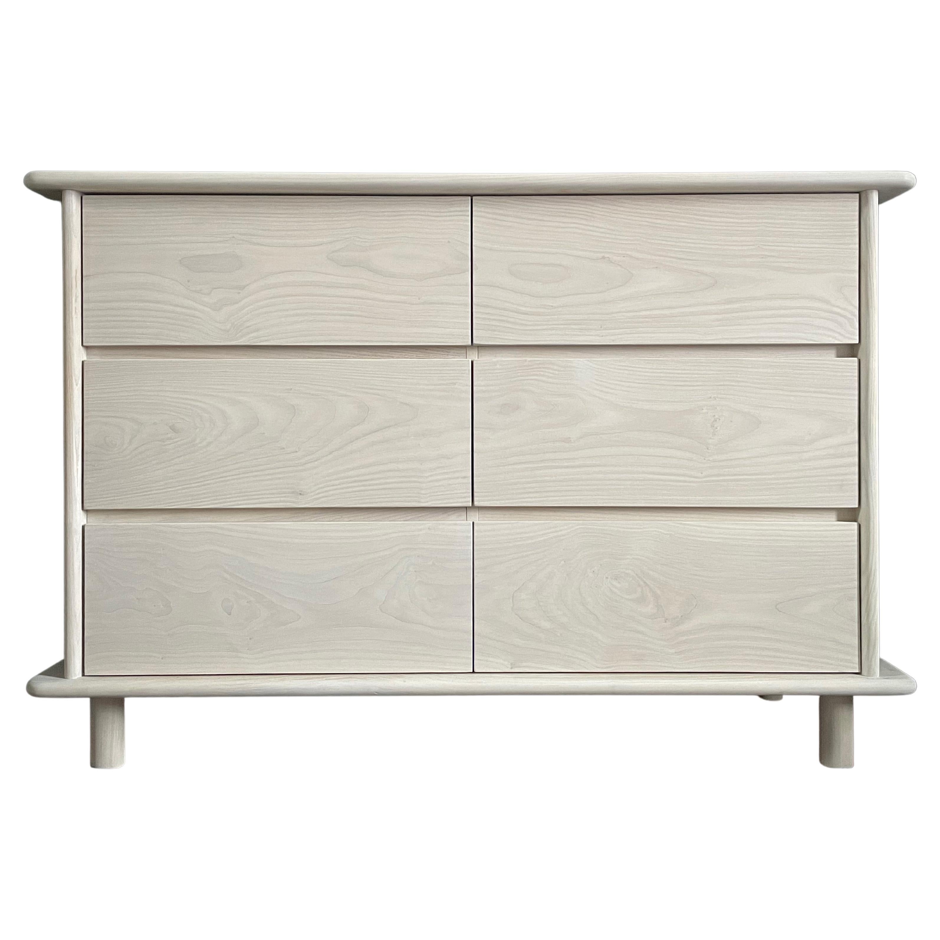 Mora Dresser