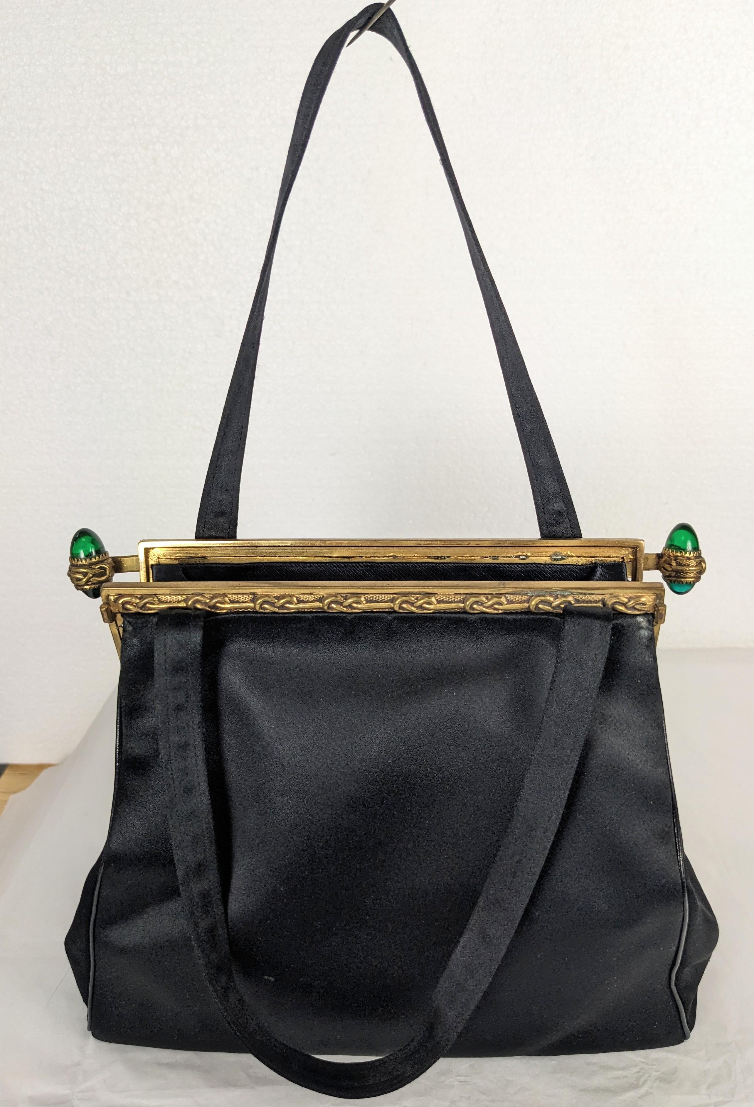 Morabito, Paris Borsa da sera a forma triangolare in raso di seta in vendita 1