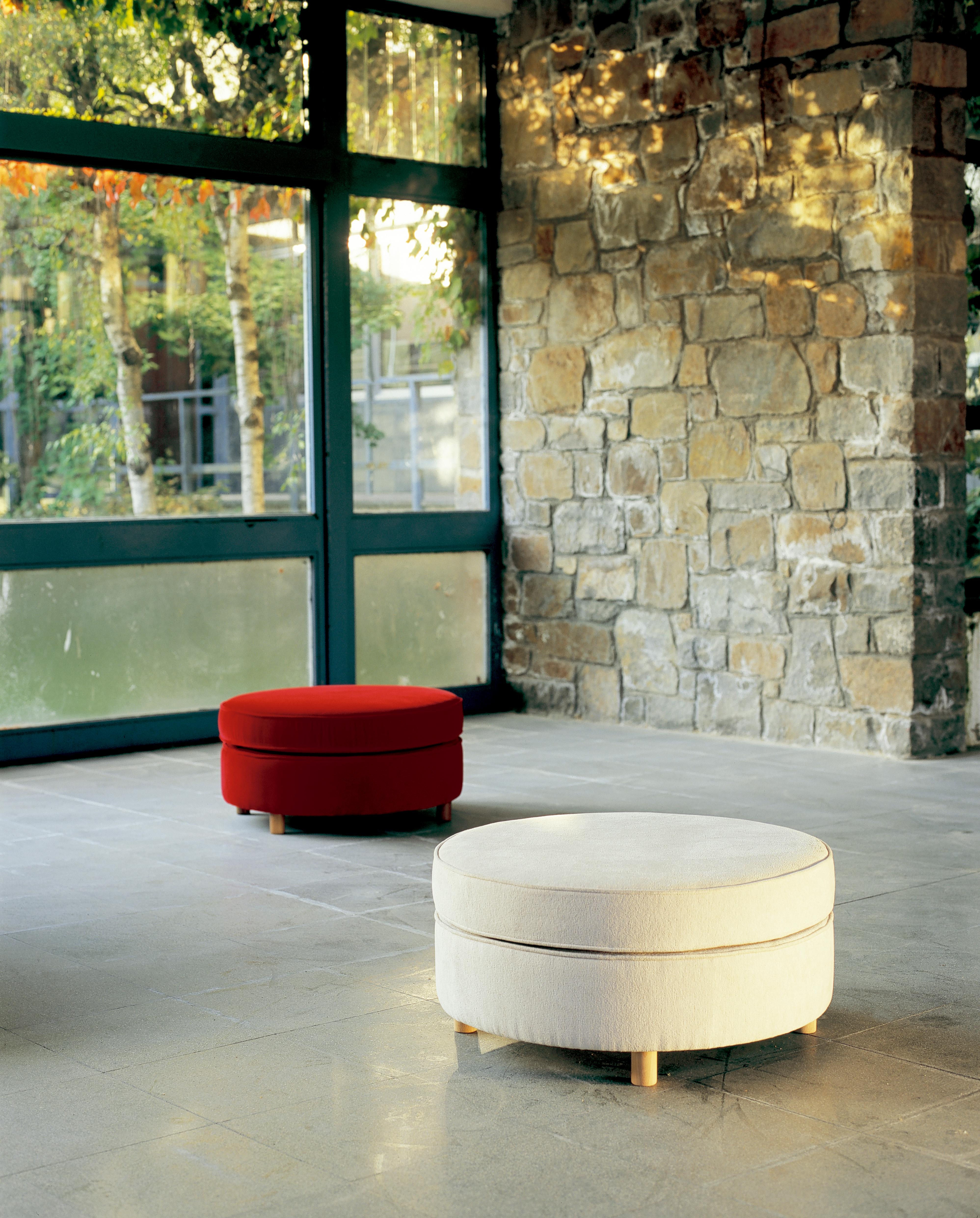 Moderno Pouf d'arte contemporanea Moragas Beeche Wood di Antoni De Moragas Gallissà in vendita