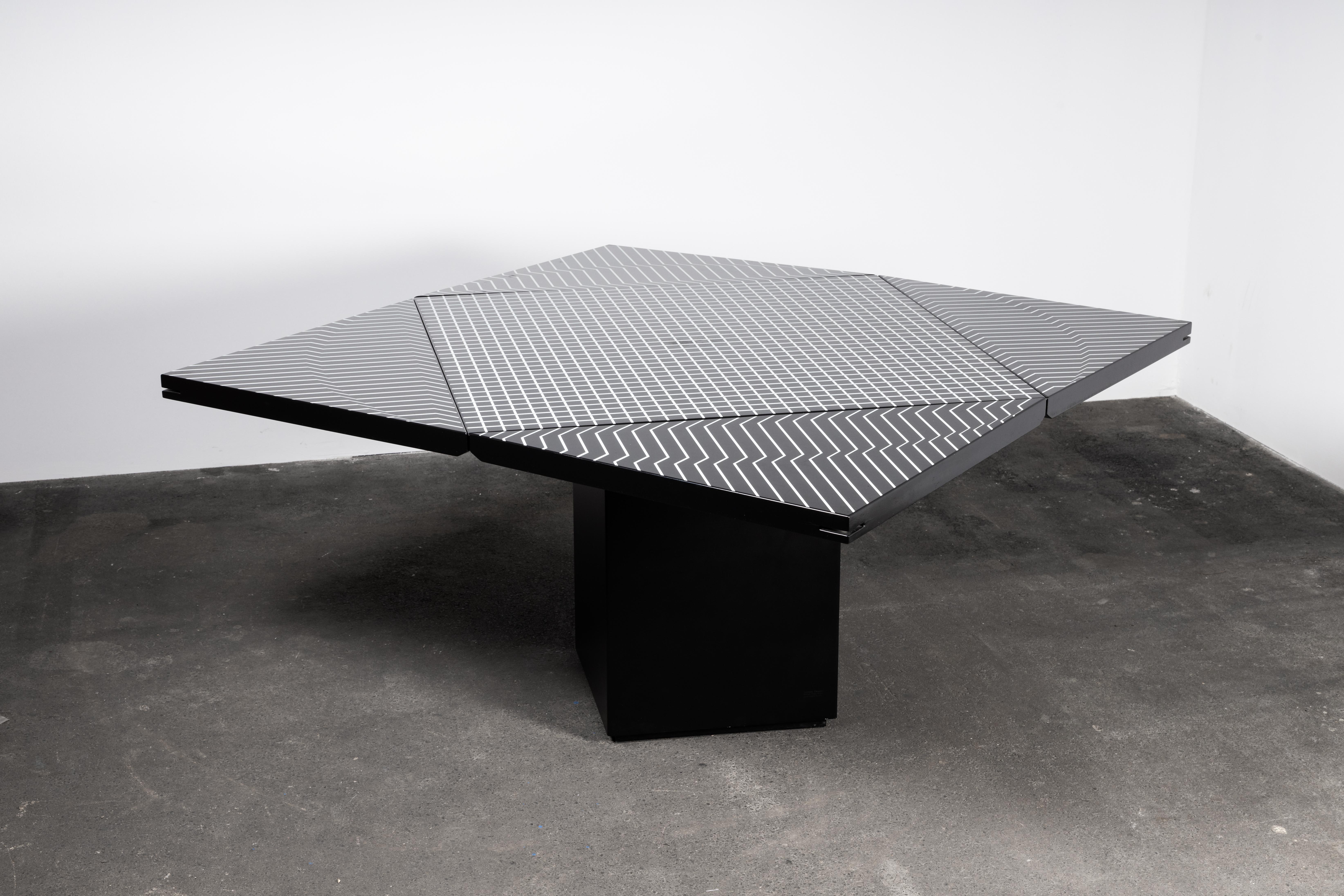 Morandini Multifunktionaler runder und quadratischer Tisch „Quadrondo“ für Rosenthal (Lackiert)