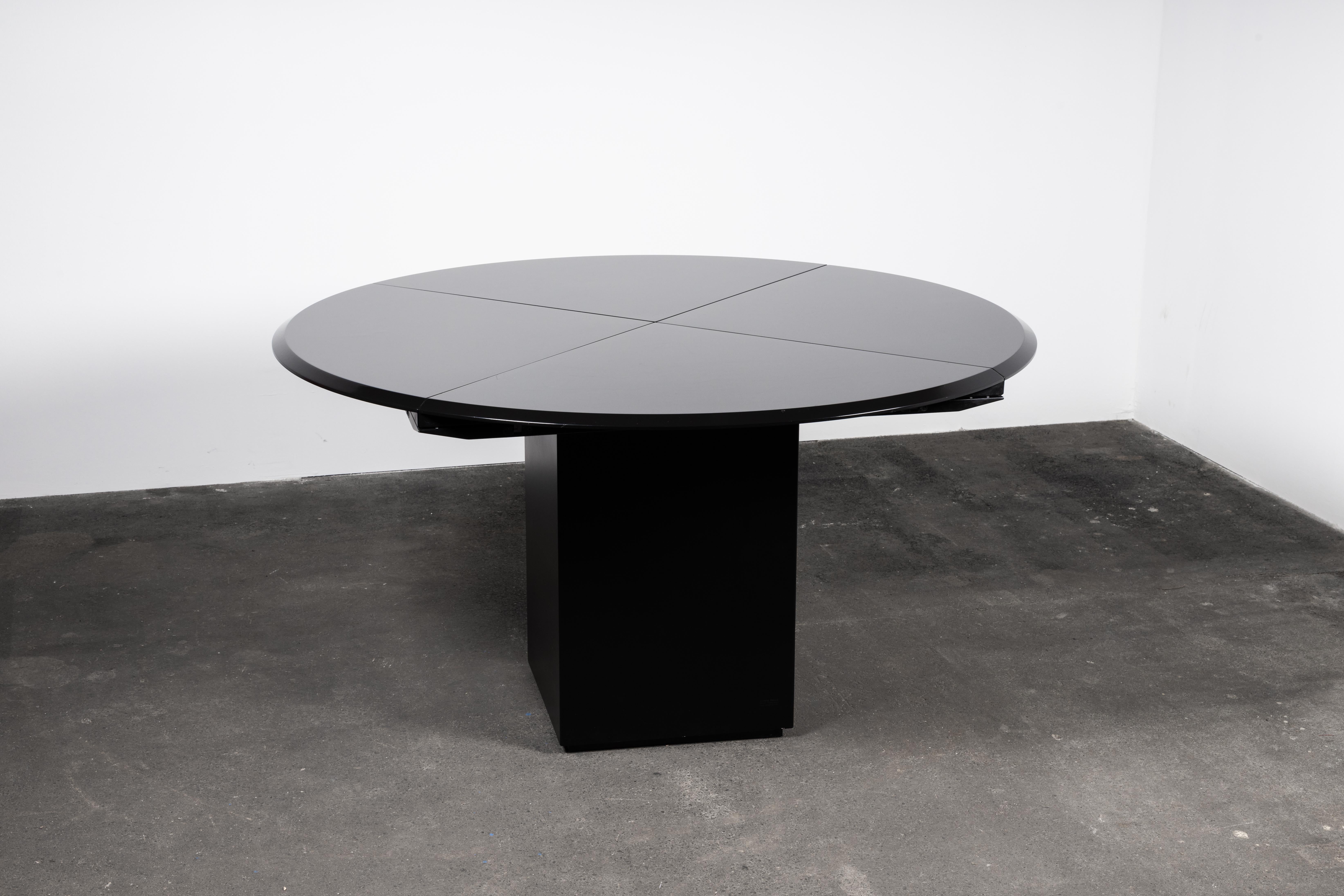 Morandini Multifunktionaler runder und quadratischer Tisch „Quadrondo“ für Rosenthal im Zustand „Gut“ in Grand Cayman, KY