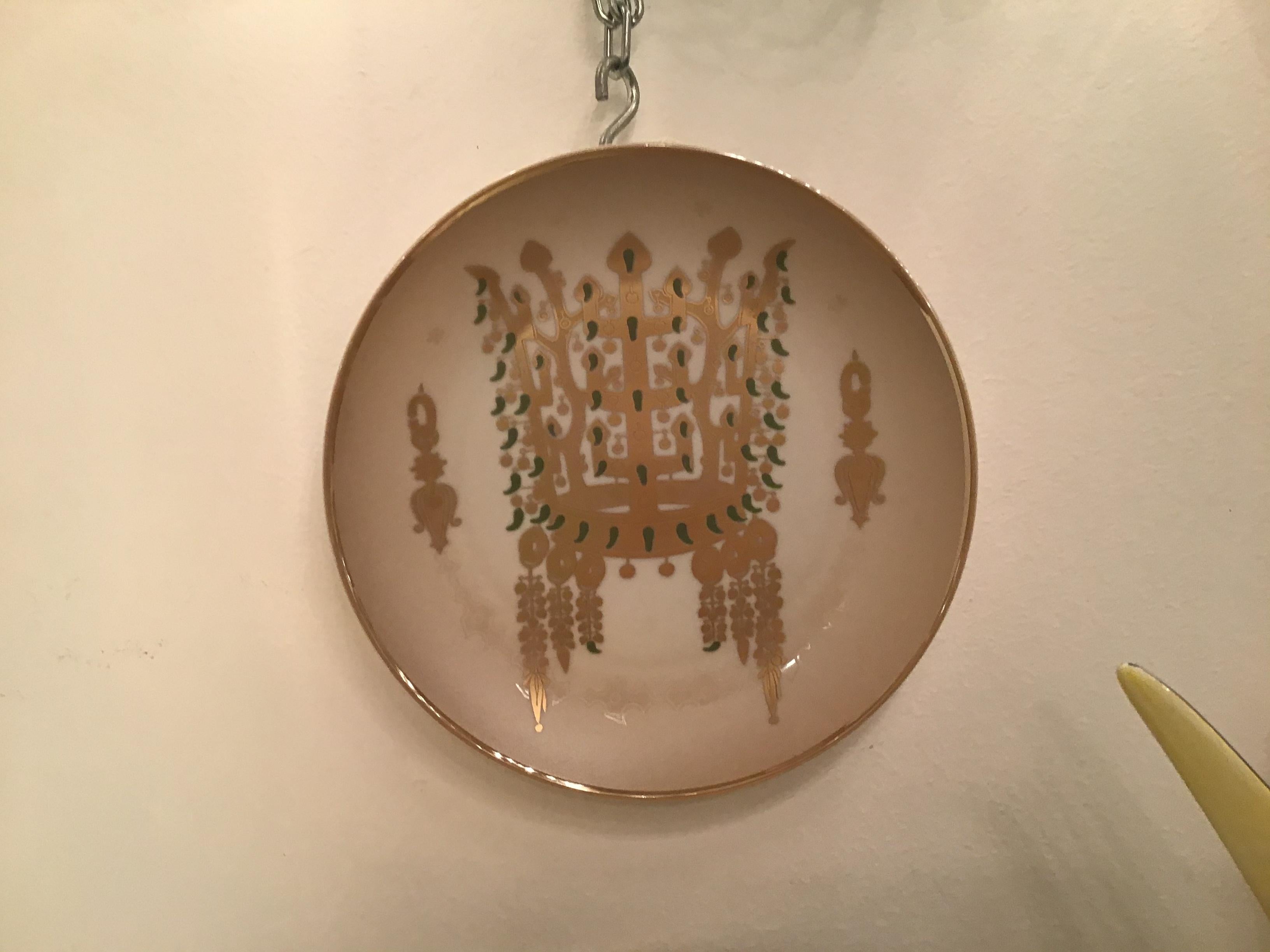 Morbelli Porcelain “Dinastia Silla” Wall Plates Worked with Pure Gold 1960 Italy For Sale 7