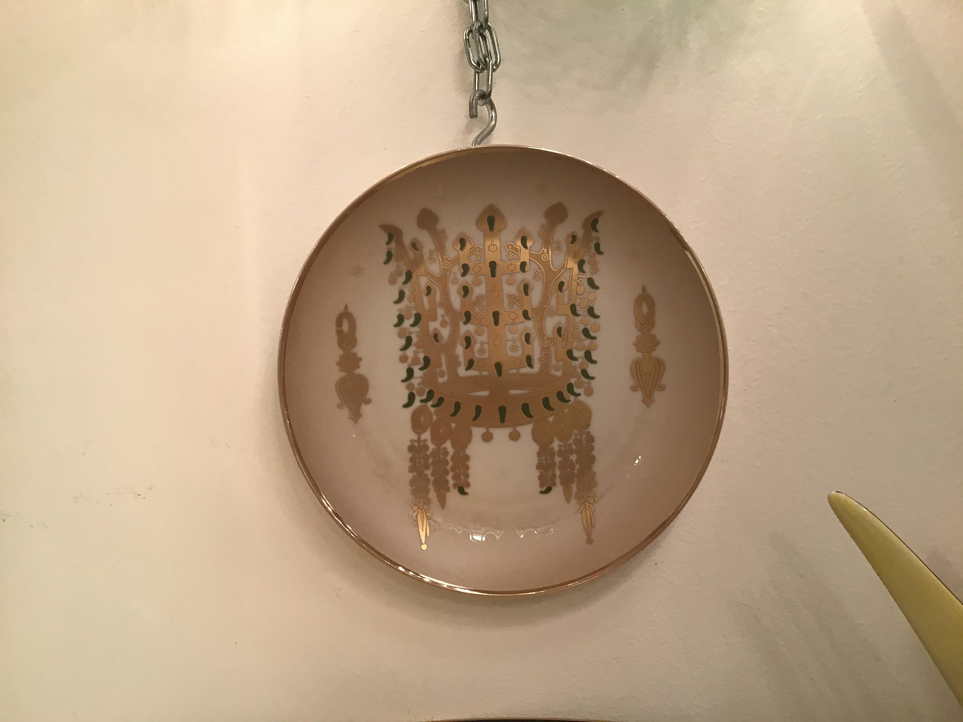 Morbelli Porcelain “Dinastia Silla” Wall Plates Worked with Pure Gold 1960 Italy For Sale 8