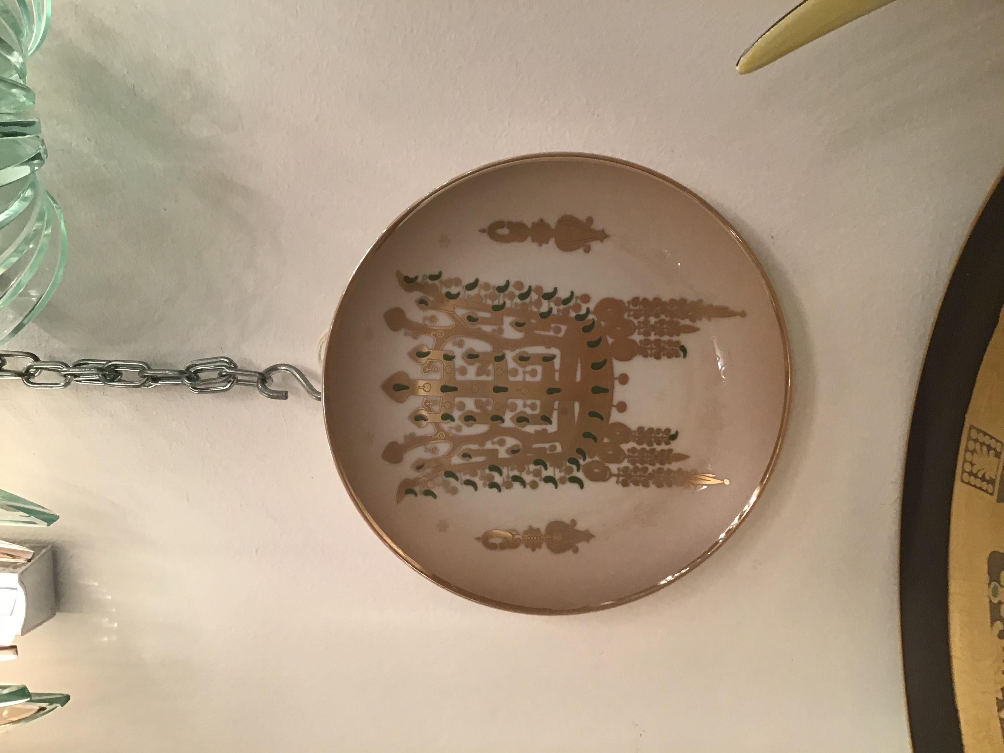 Morbelli Porcelain “Dinastia Silla” Wall Plates Worked with Pure Gold 1960 Italy For Sale 11