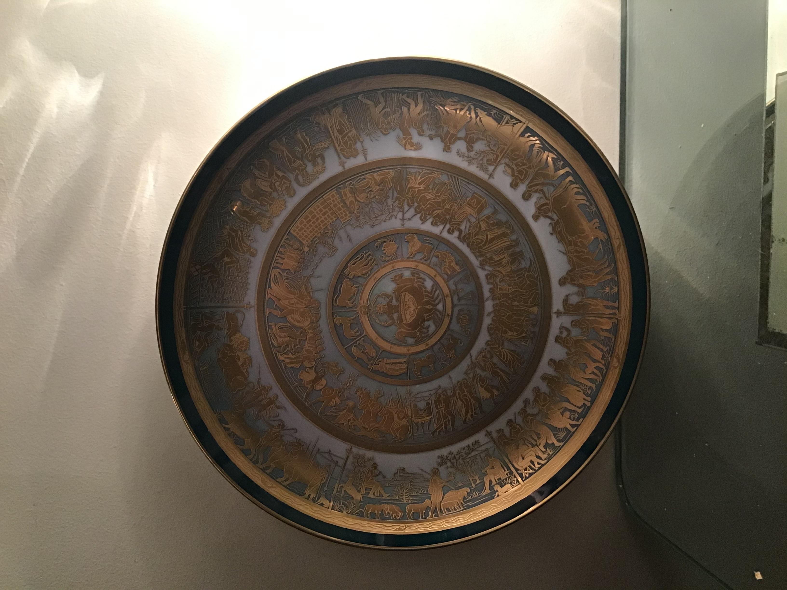 Morbelli Porcelain “Scudo di AchilleWall Plates Worked with Pure Gold 1960 Italy For Sale 9