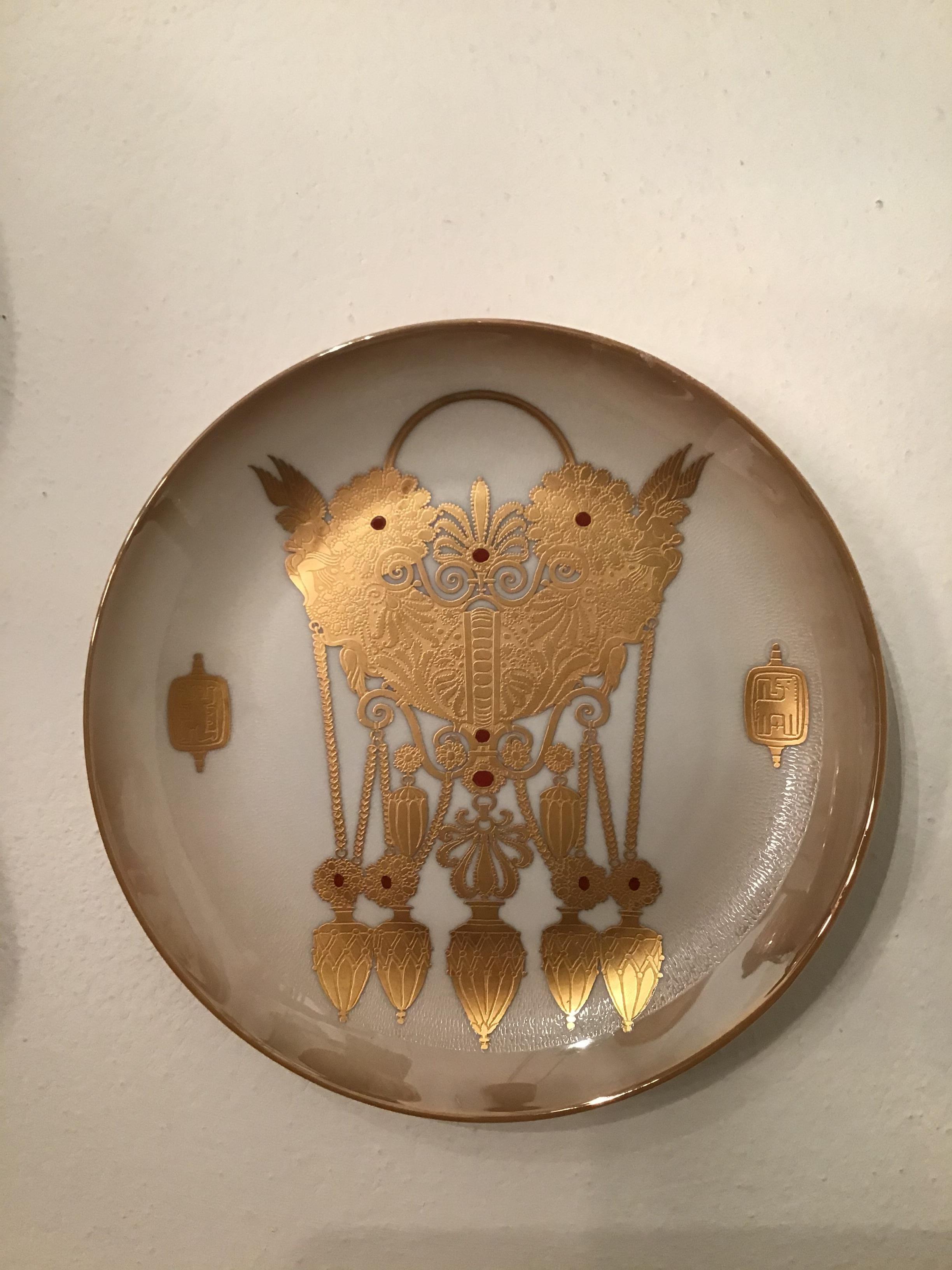 Late 20th Century Morbelli Porcelain Wall Plate “Gioielli Italici”, 1987 Italy  For Sale