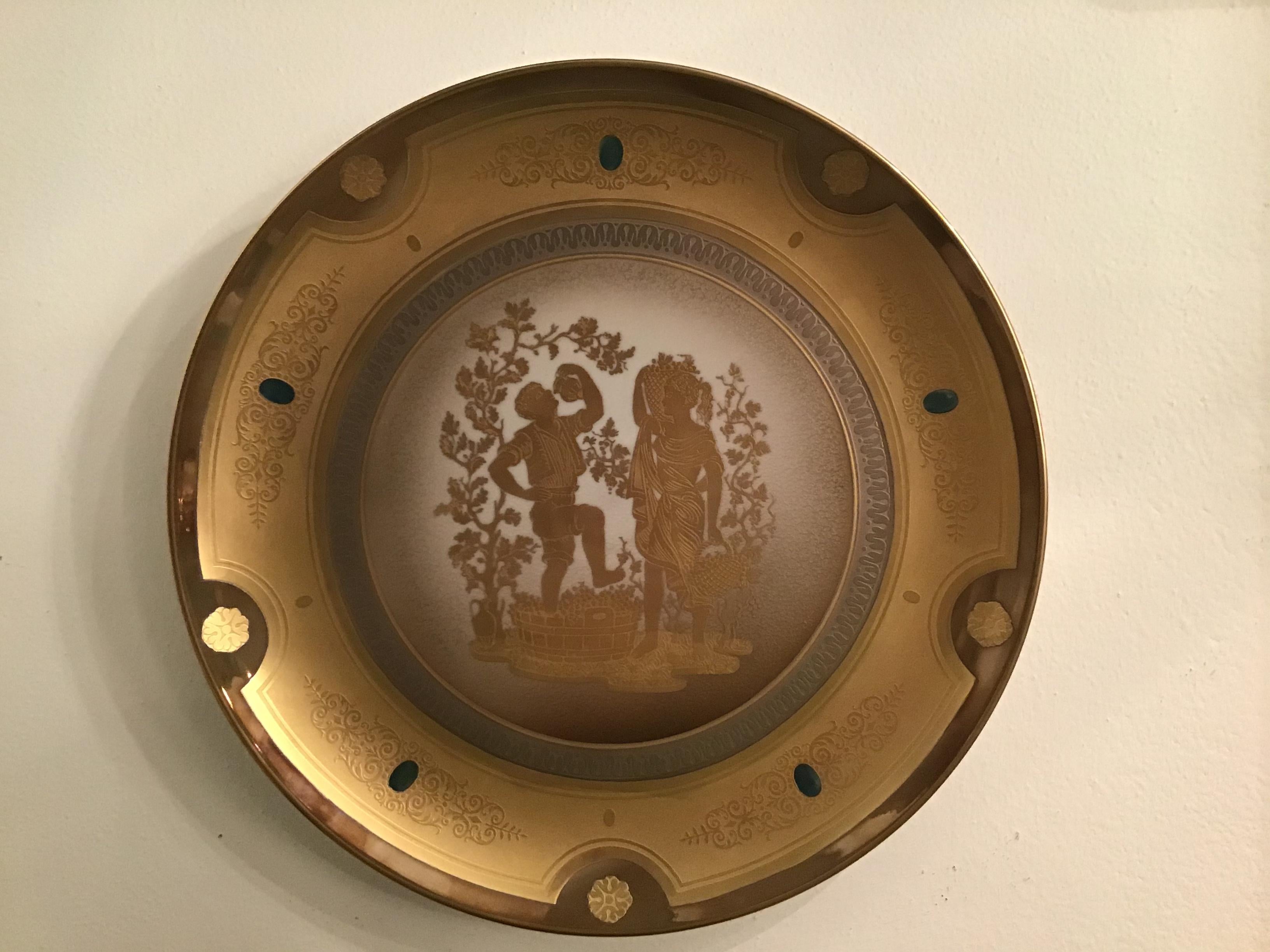 Morbelli Porcelain Wall Plate Gold “ Autunno”, 1960, Italy In Excellent Condition For Sale In Milano, IT