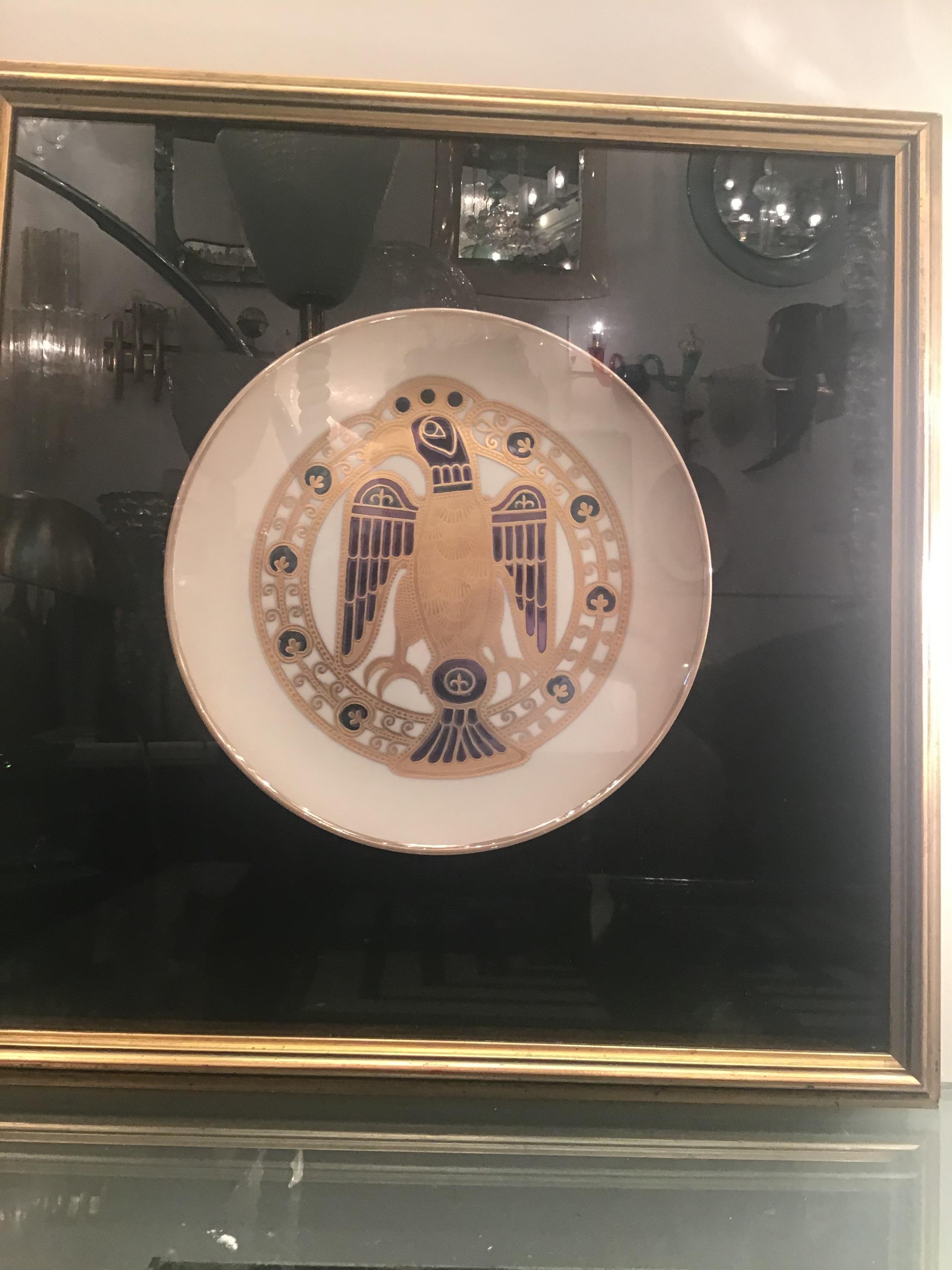 Milieu du XXe siècle Assiette murale en porcelaine Morbelli travaillée à l'or pur, Italie, 1960 en vente