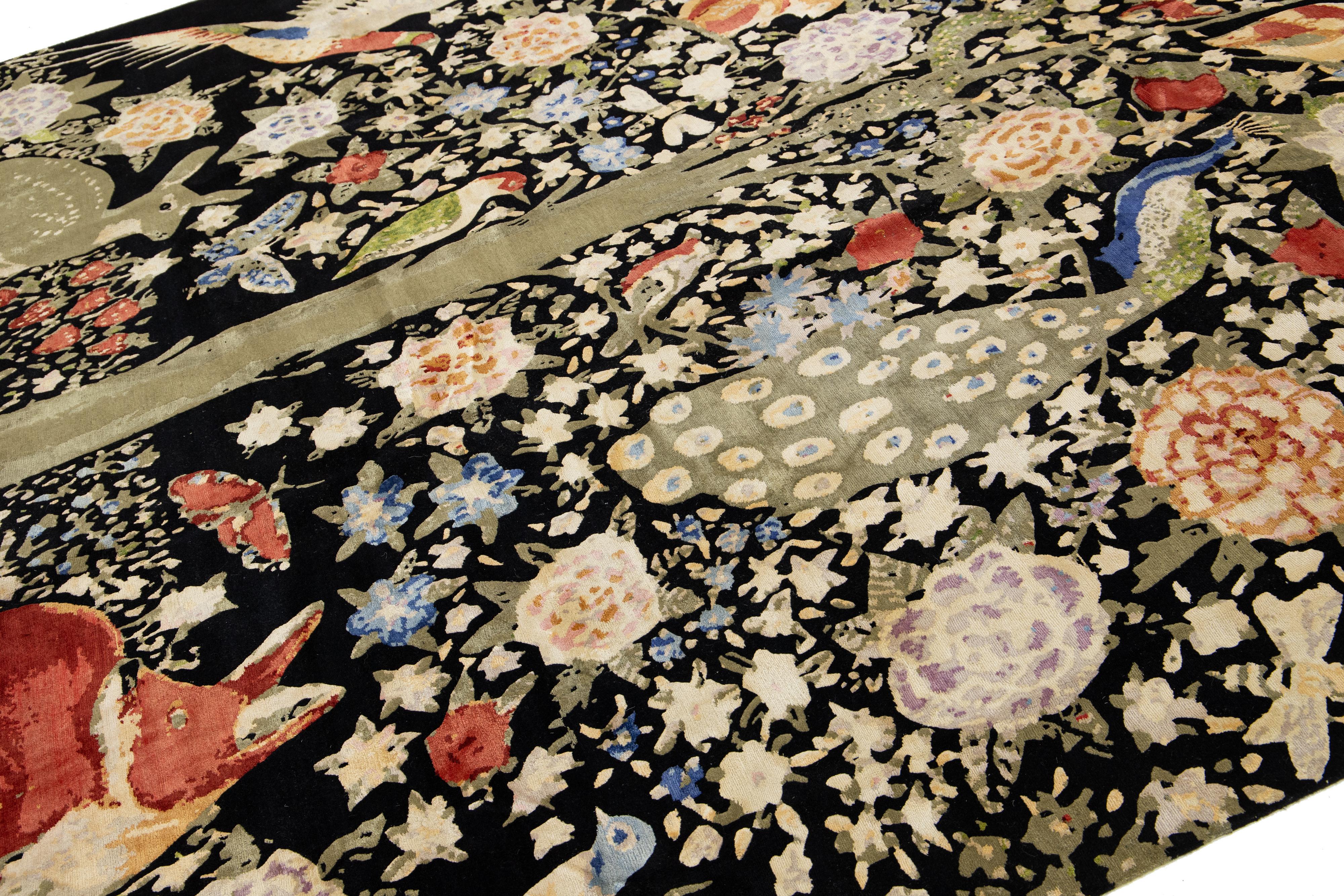 Alfombra negra nepalí de lana y seda con diseño pictórico multicolor. en Nuevo estado para la venta en Norwalk, CT