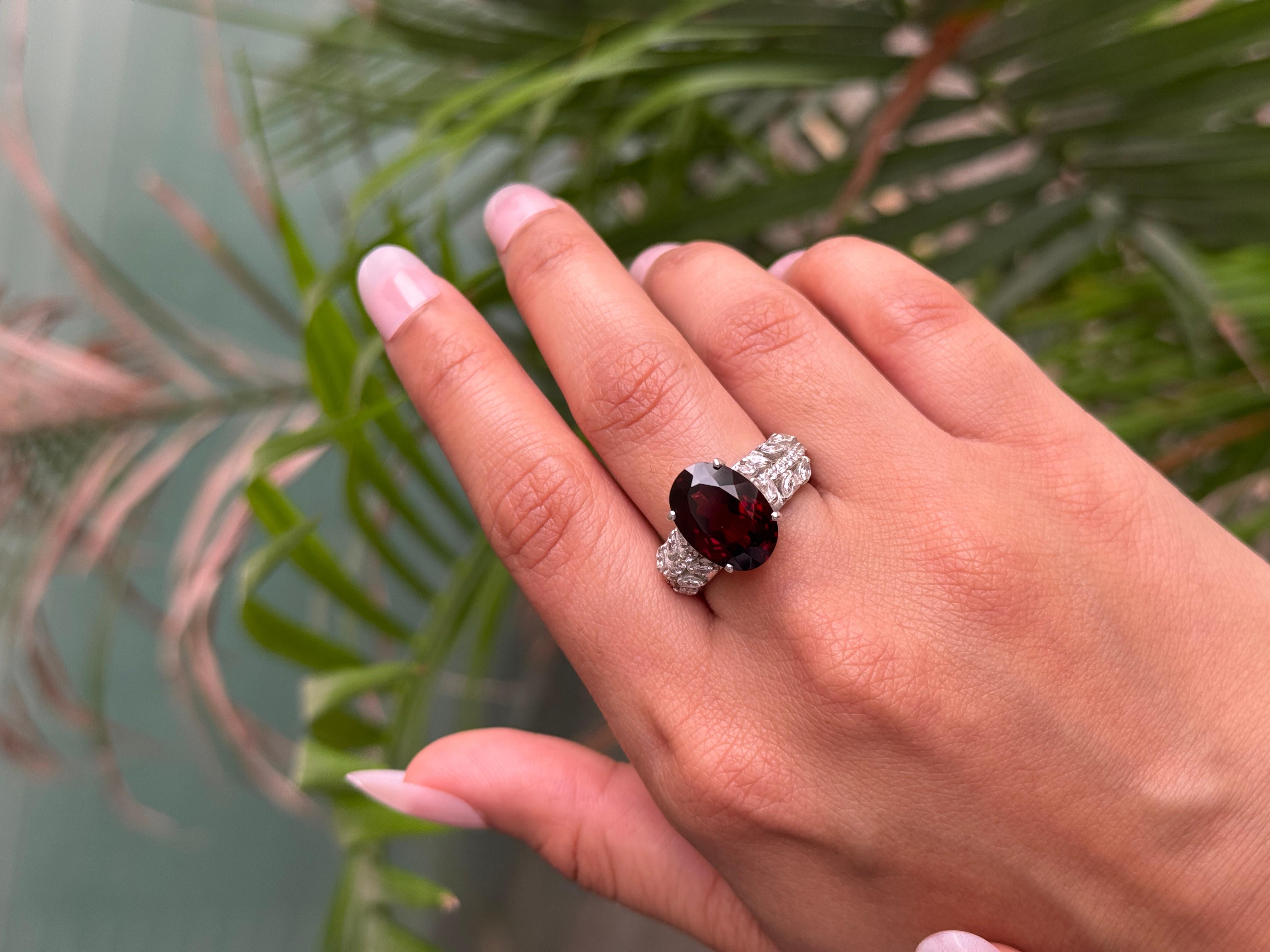 For Sale:  Mordernist Oval Cut Natural Red Garnet Birthstone and Zircon Ring in 925 Silver 2