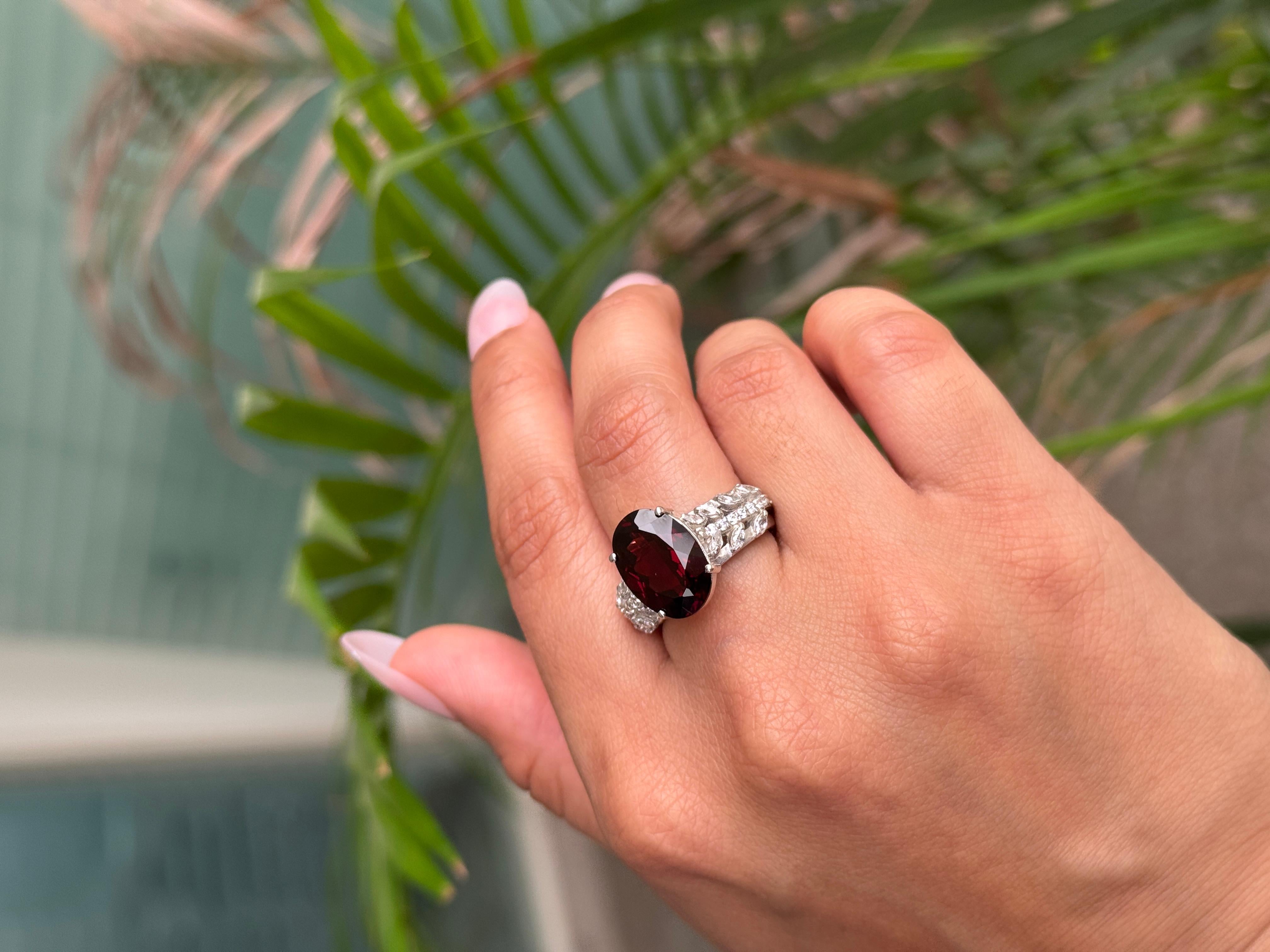 For Sale:  Mordernist Oval Cut Natural Red Garnet Birthstone and Zircon Ring in 925 Silver 6