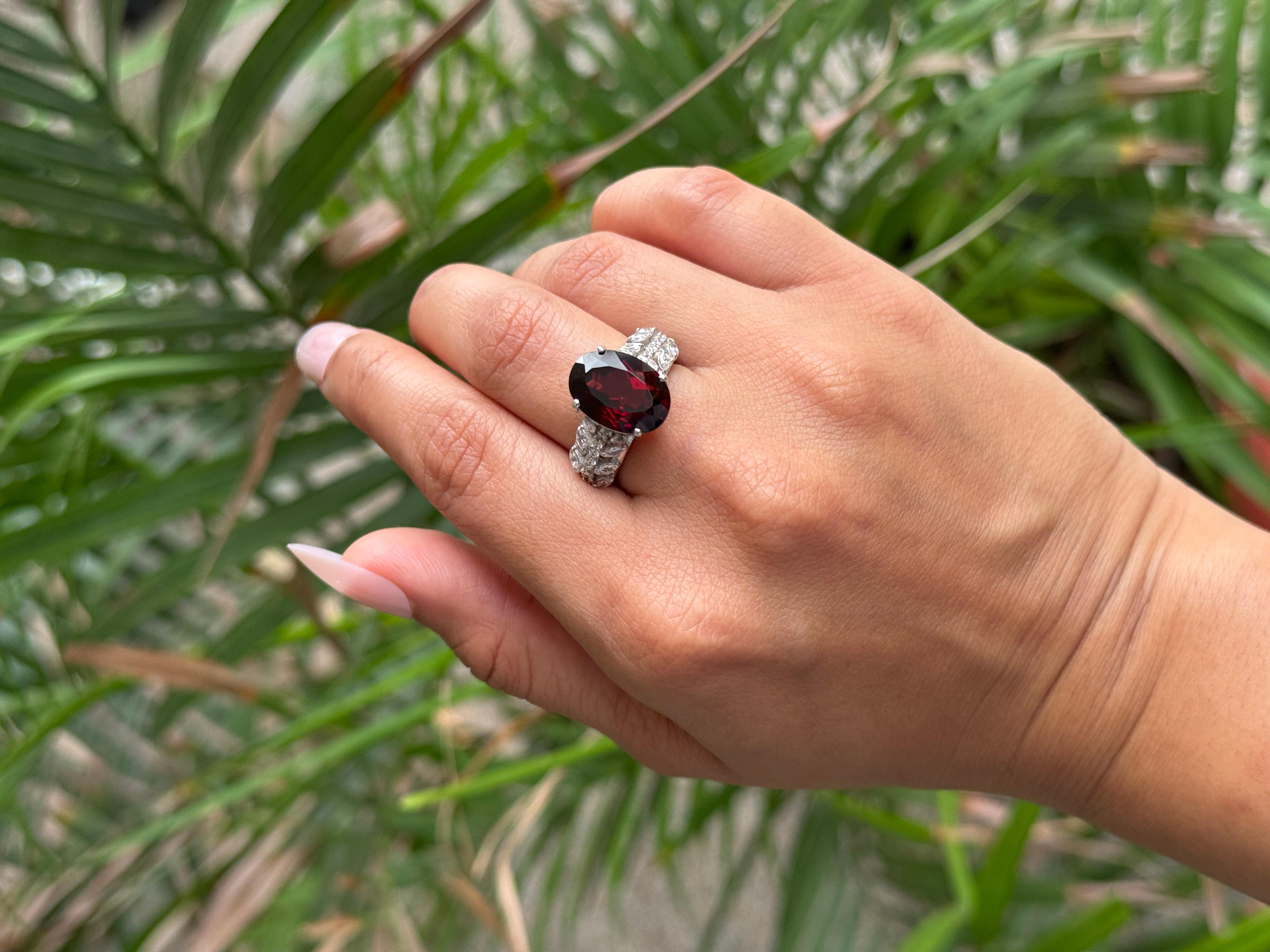 For Sale:  Mordernist Oval Cut Natural Red Garnet Birthstone and Zircon Ring in 925 Silver 8