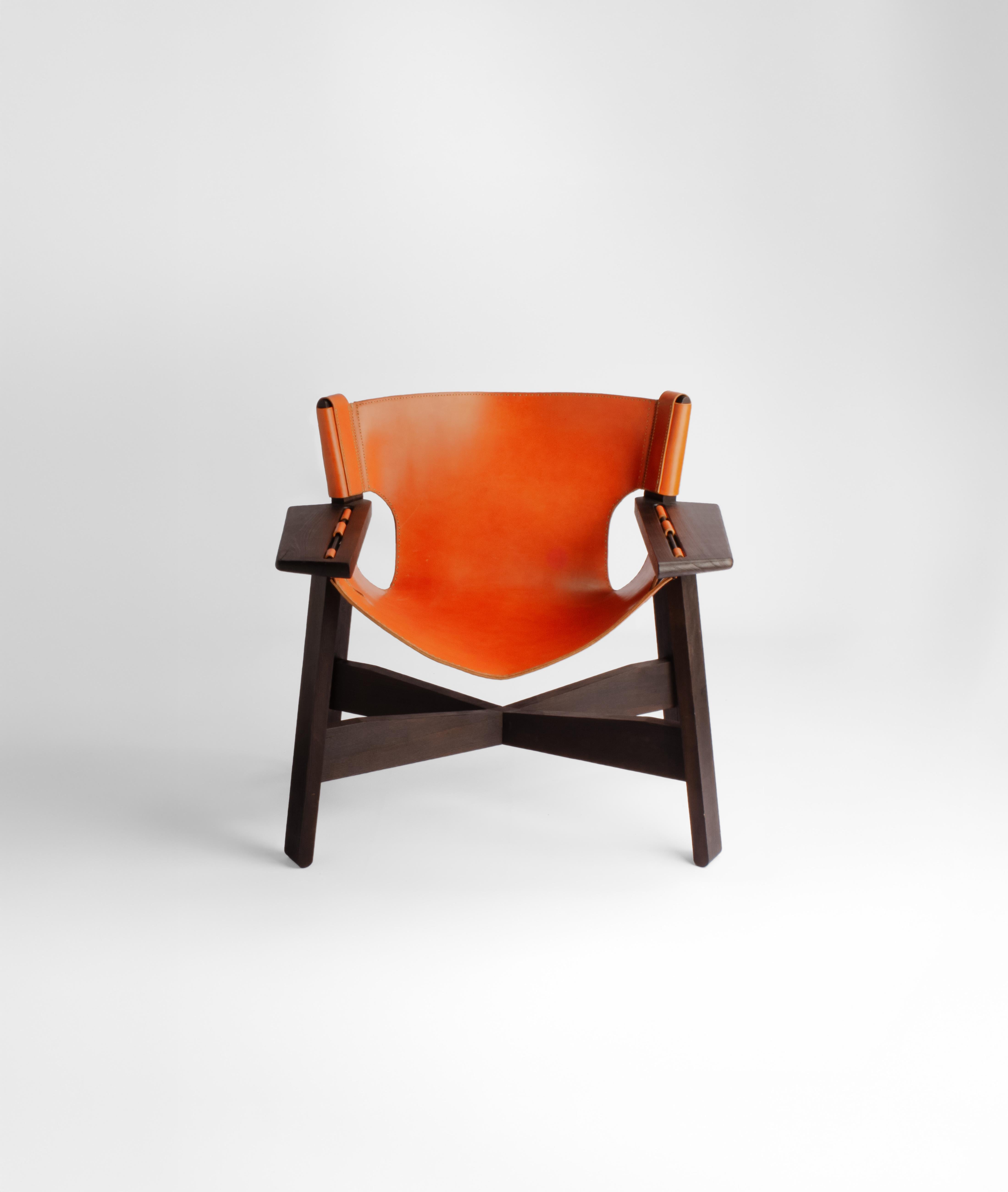 XXIe siècle et contemporain Plus de Wood Wood - Fauteuil en cuir par Adrian Escarfullery en vente