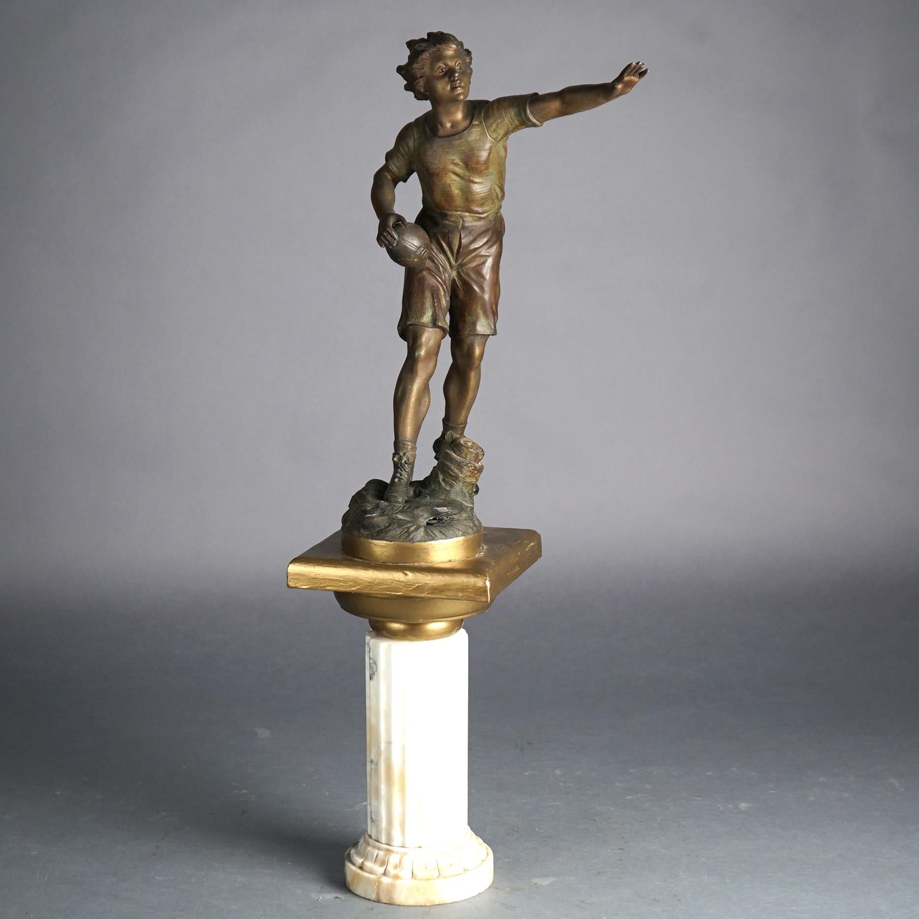 Effet bronze Statue de joueur sur pied en métal bronzé Moreau sur colonne cannelée en marbre C1900 en vente