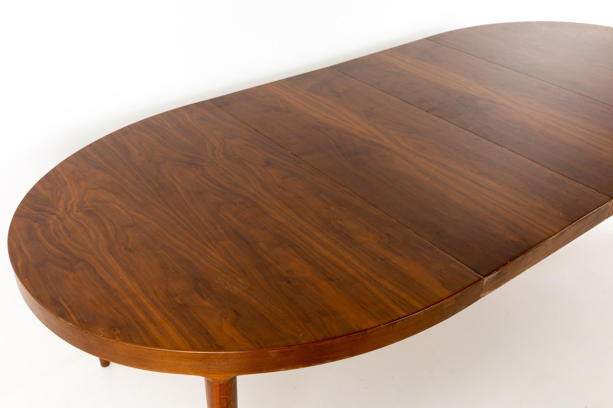 Moreddi Midcentury Danish Modern Walnut Oval Dining Table 10