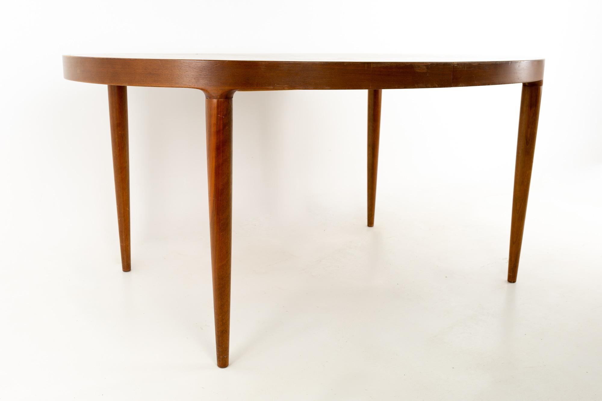 Late 20th Century Moreddi Midcentury Danish Modern Walnut Oval Dining Table