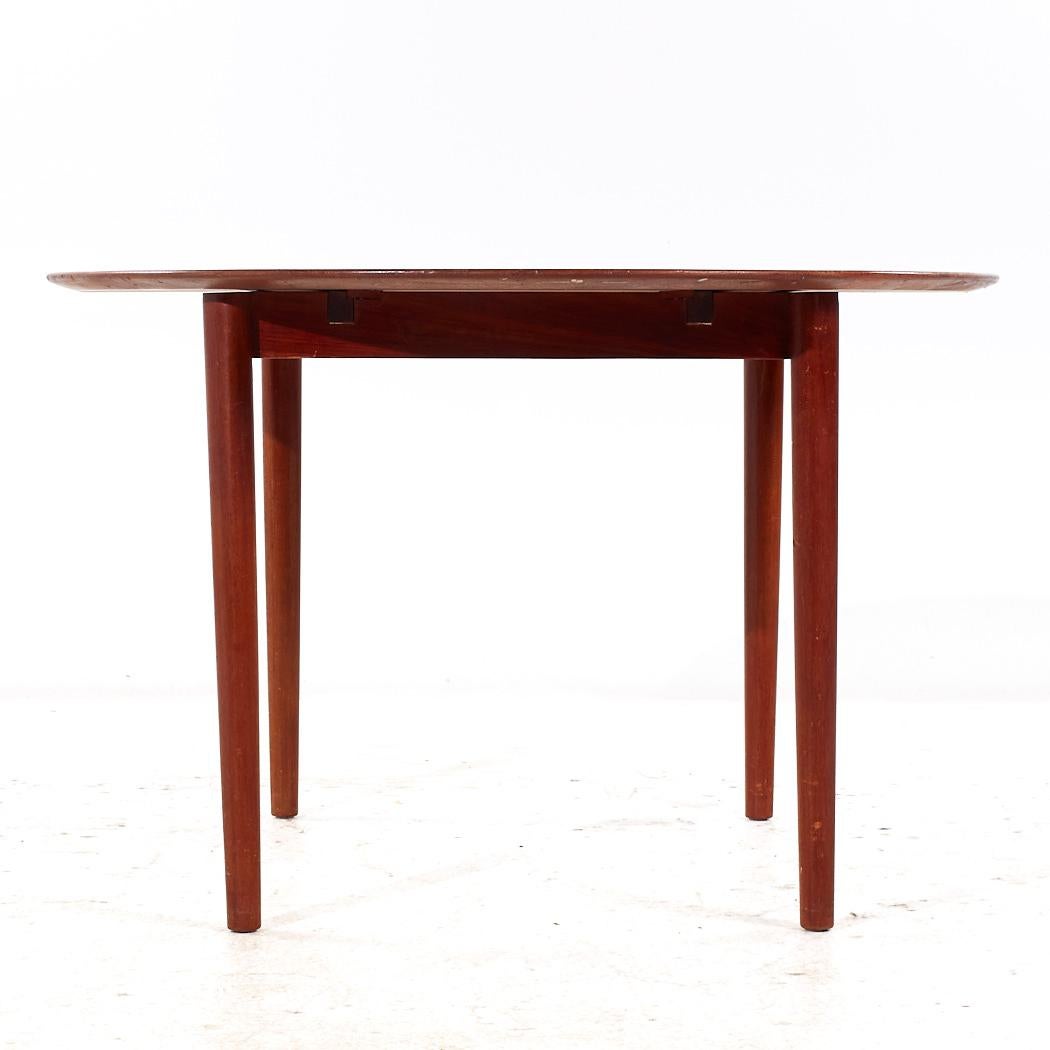 Danois Moreddi Style Mid Century Danish Teak Table de salle à manger extensible à 1 volet en vente