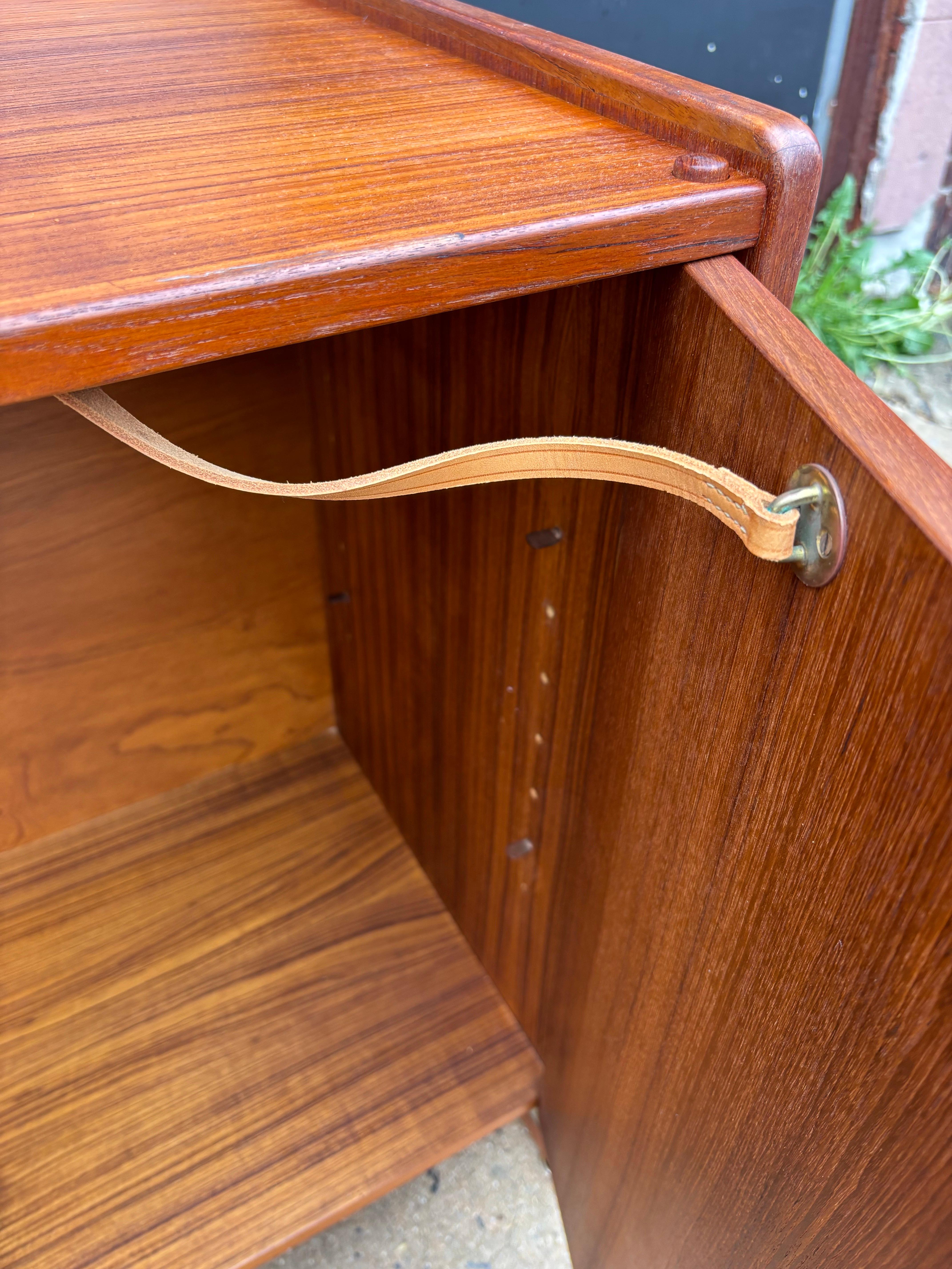 Moreddi Teak 4 Door Credenza/ Buffet For Sale 8