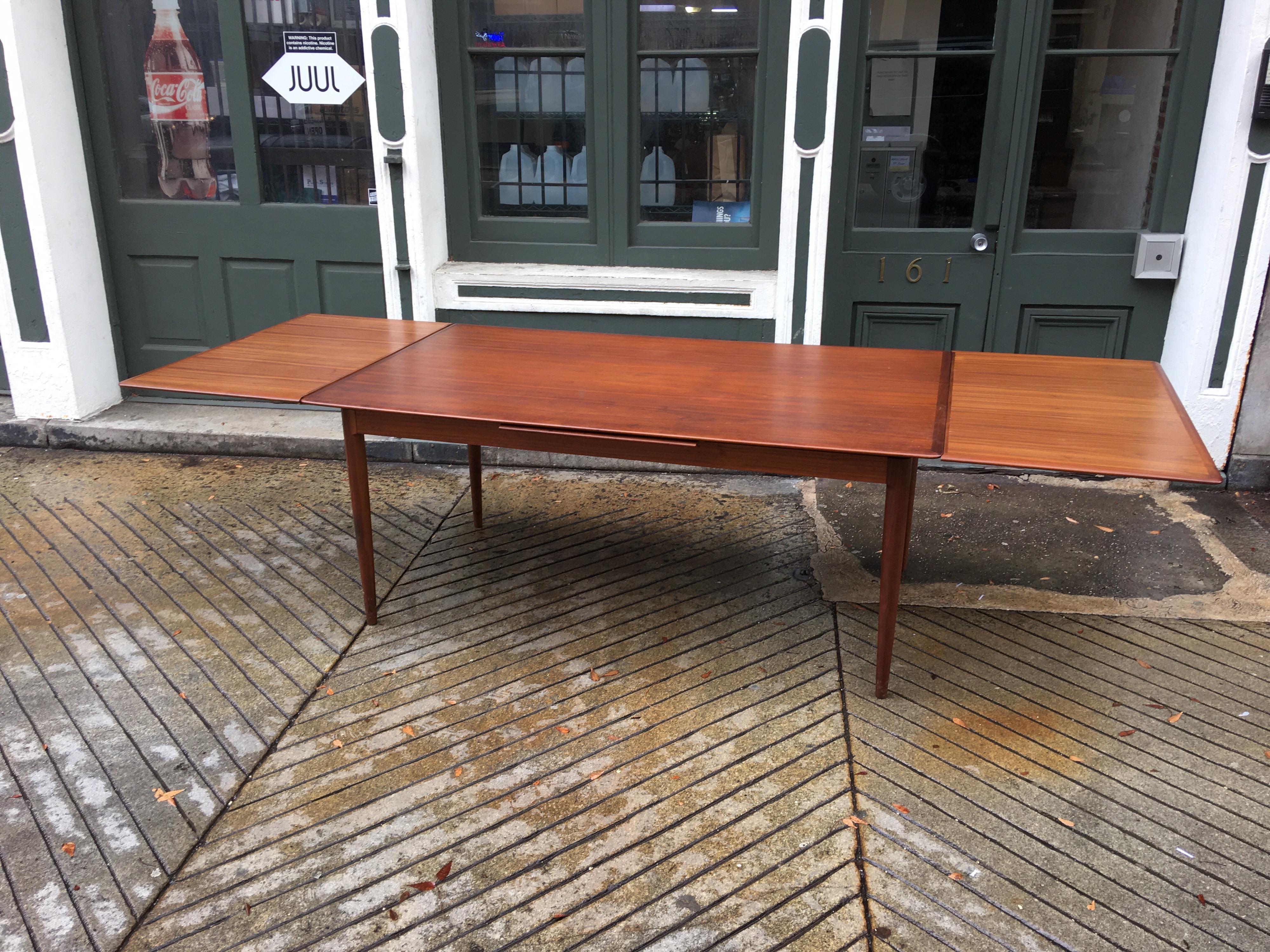 Moreddi Teak Refractory Dining Table In Good Condition In Philadelphia, PA