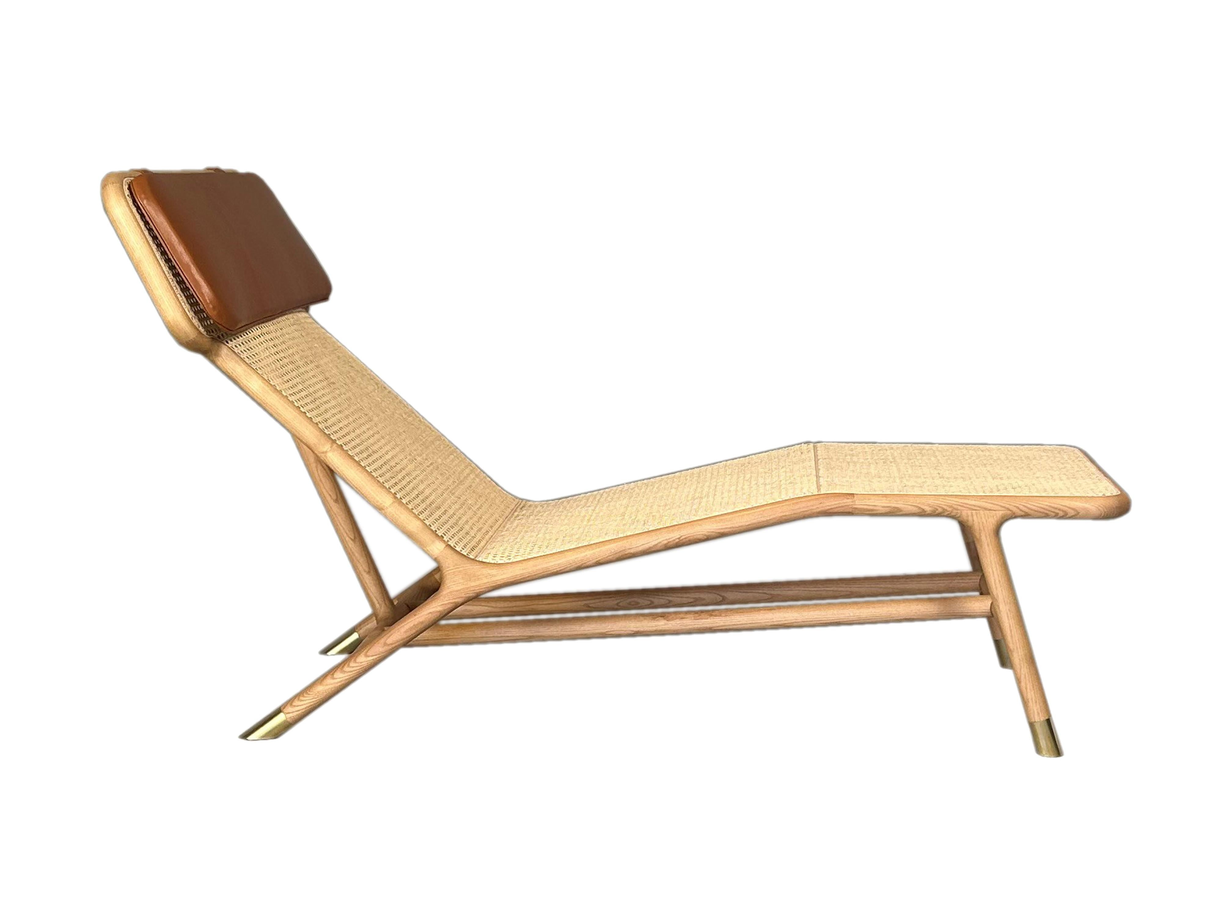 Mehrlato - Joyce Chaise Longue, aus Eschenholz und Wiener Stroh (Italienisch) im Angebot