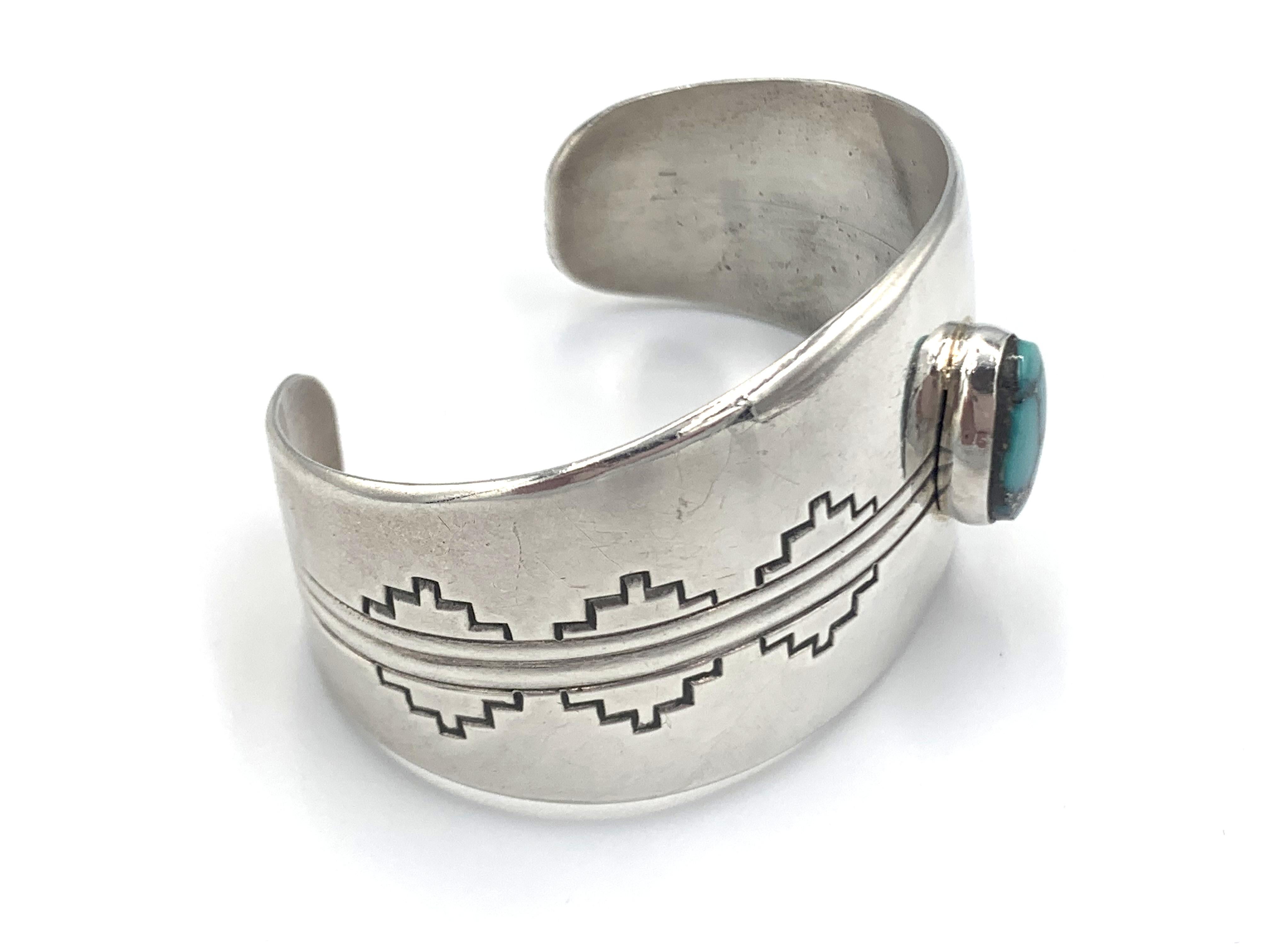 Manchette en argent sterling ornée d'une turquoise de Morenci par l'orfèvre Navajo Jonathon Mike Neuf - En vente à Scottsdale, AZ