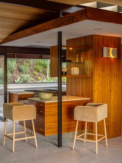 Lawson-Fenning Moreno Barhocker, Mohair & Eiche, Moderner Barhocker