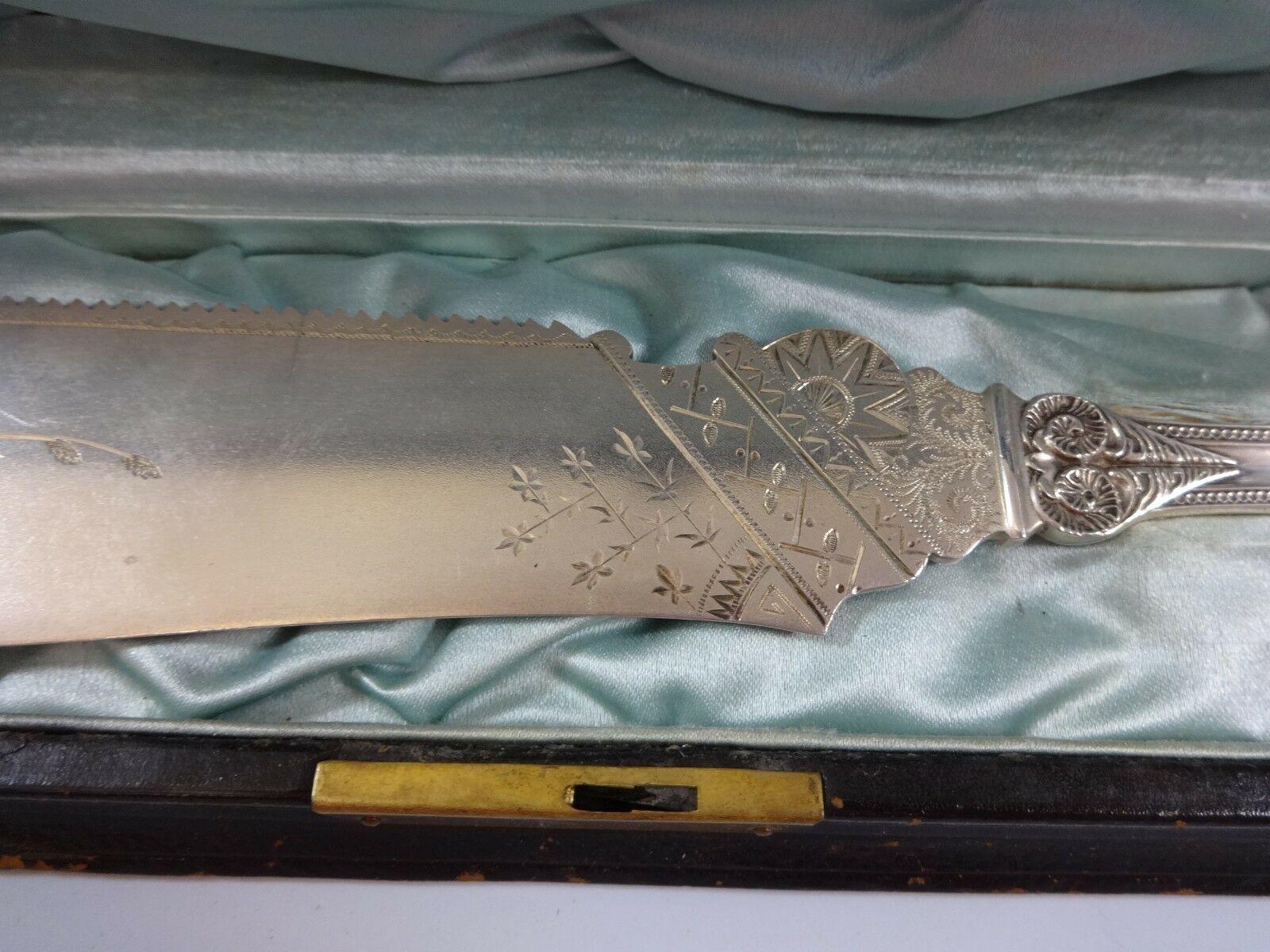 Moresque by Wendt Sterling Silver Serrated Cake Knife in Original Fitted Box In Excellent Condition In Big Bend, WI