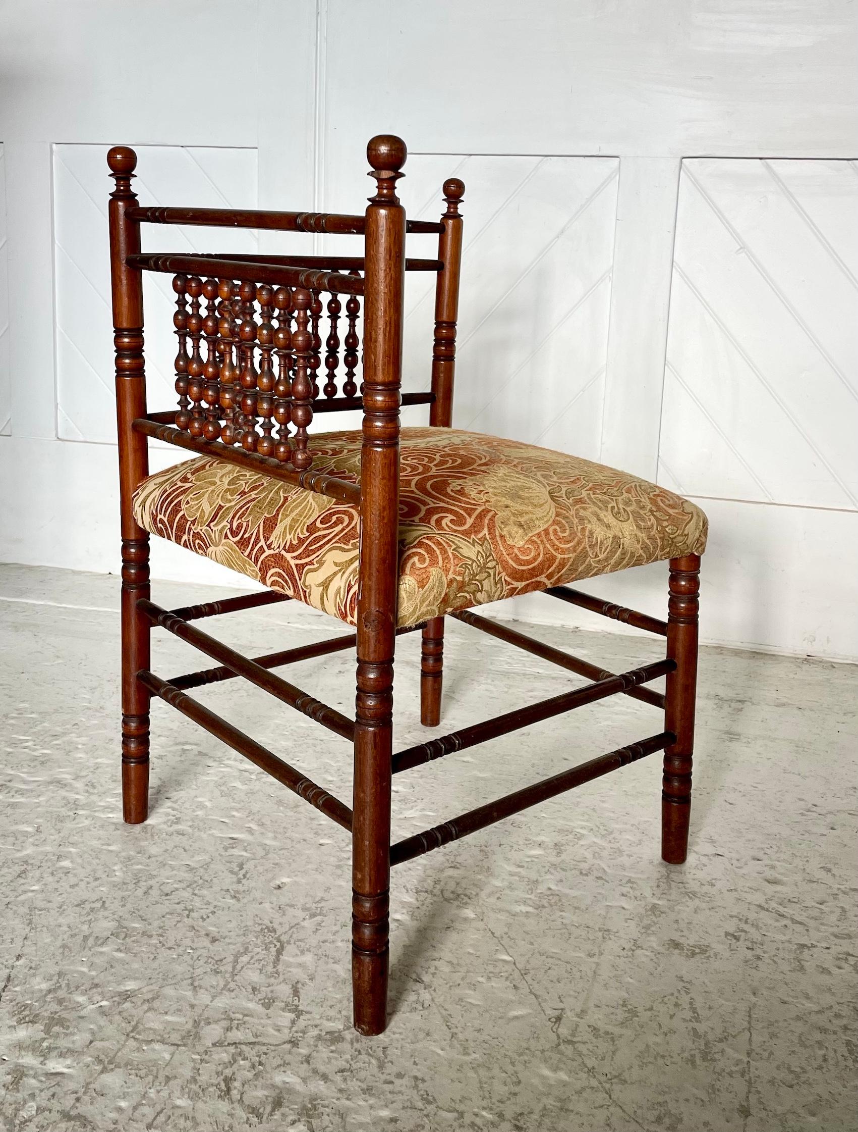Moresque Eckstuhl von Liberty & Co. (Ästhetizismus) im Angebot