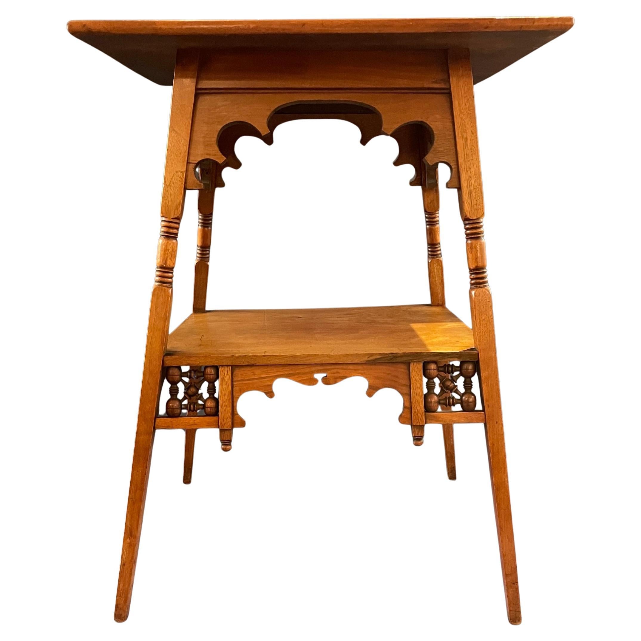 Tavolino in noce Moresque di Liberty & Co.