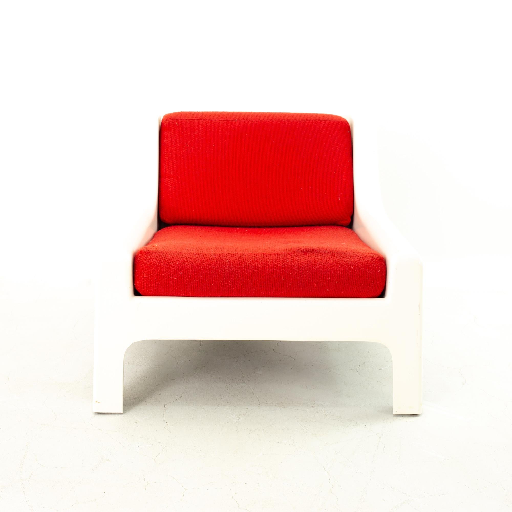 Mid-Century Modern Moretti Mid Century Fiberglass Lounge Chairs, Pair
