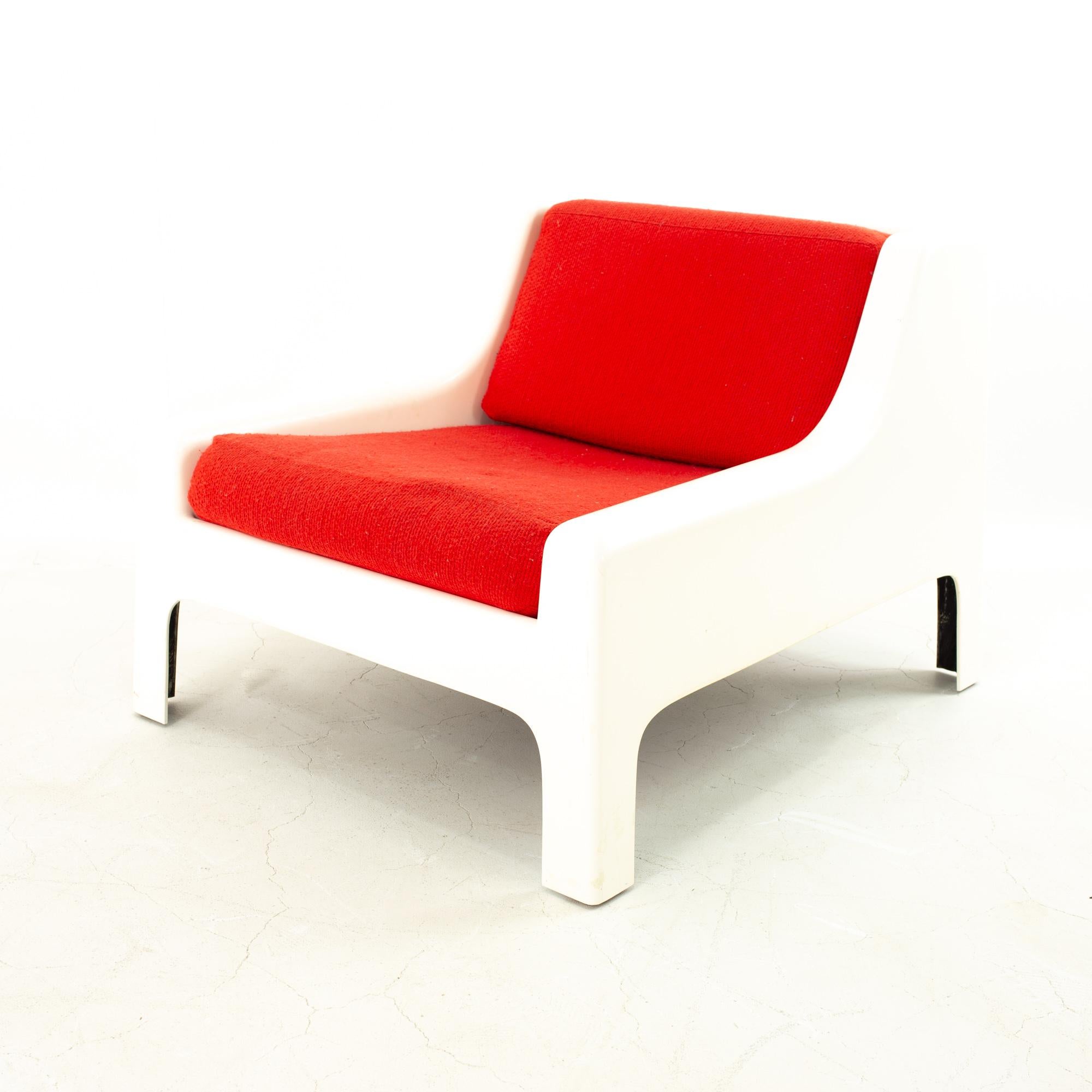 20th Century Moretti Mid Century Fiberglass Lounge Chairs, Pair
