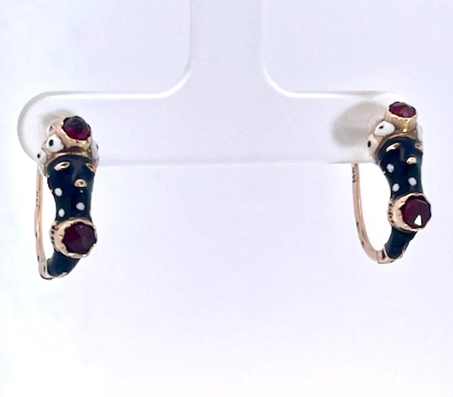 Moretto Pendant Necklace set with matching Earrings For Sale 9