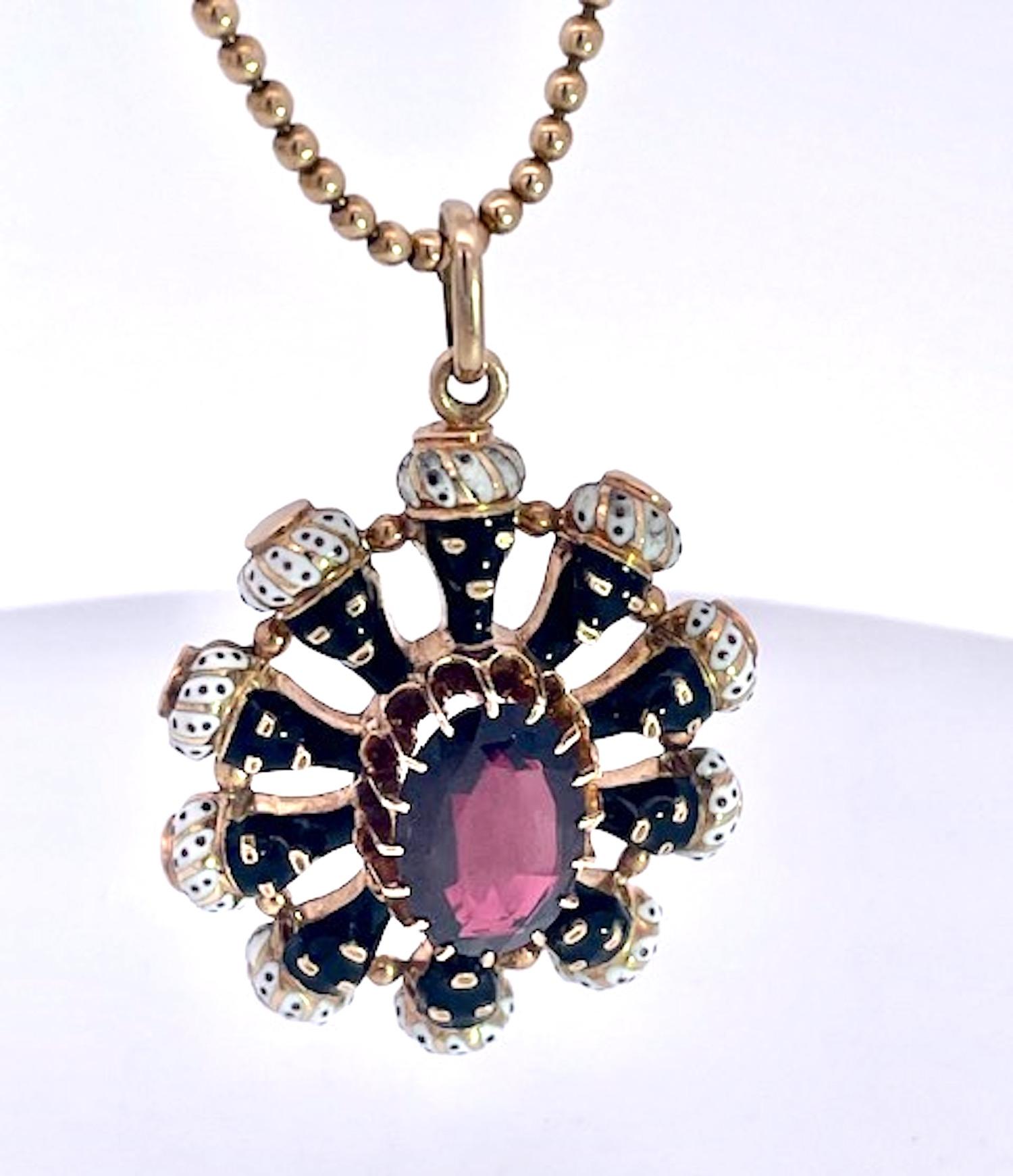 Moretto Pendant Necklace set with matching Earrings For Sale 10