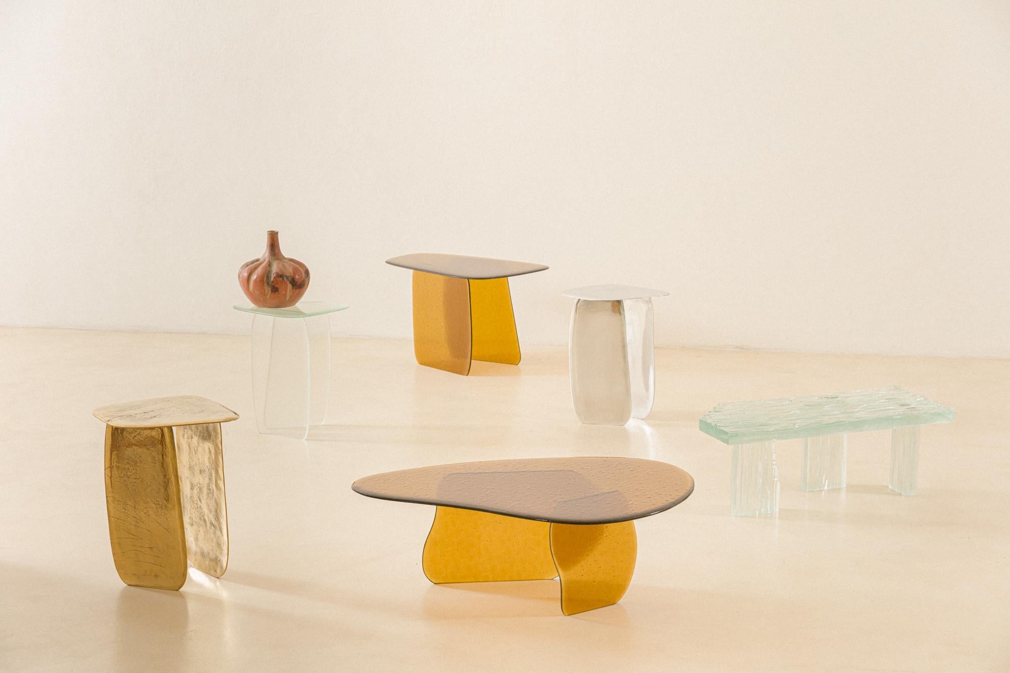 The Morfa series by Lucas Recchia was inspired by the understanding of glass as a malleable material. The collection comprises five models, which vary in size and shape, numbered according to the sequence in which the designer created them. All