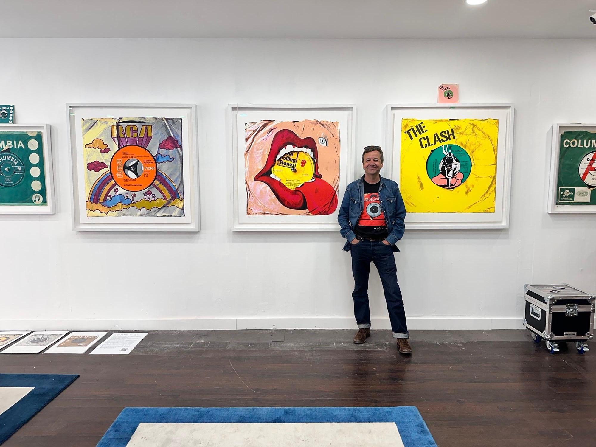 Morgan Howell, Rebel Rebel by David Bowie Silkscreen Edition

8 Colour plus Satin Varnish Print on 425 Saunderson Waterford paper by Coriander Studio

Unframed: 100 x 100cm

Framed: 115 x 115 x 8cm

Edition of 50

Signed, stamped and numbered by the