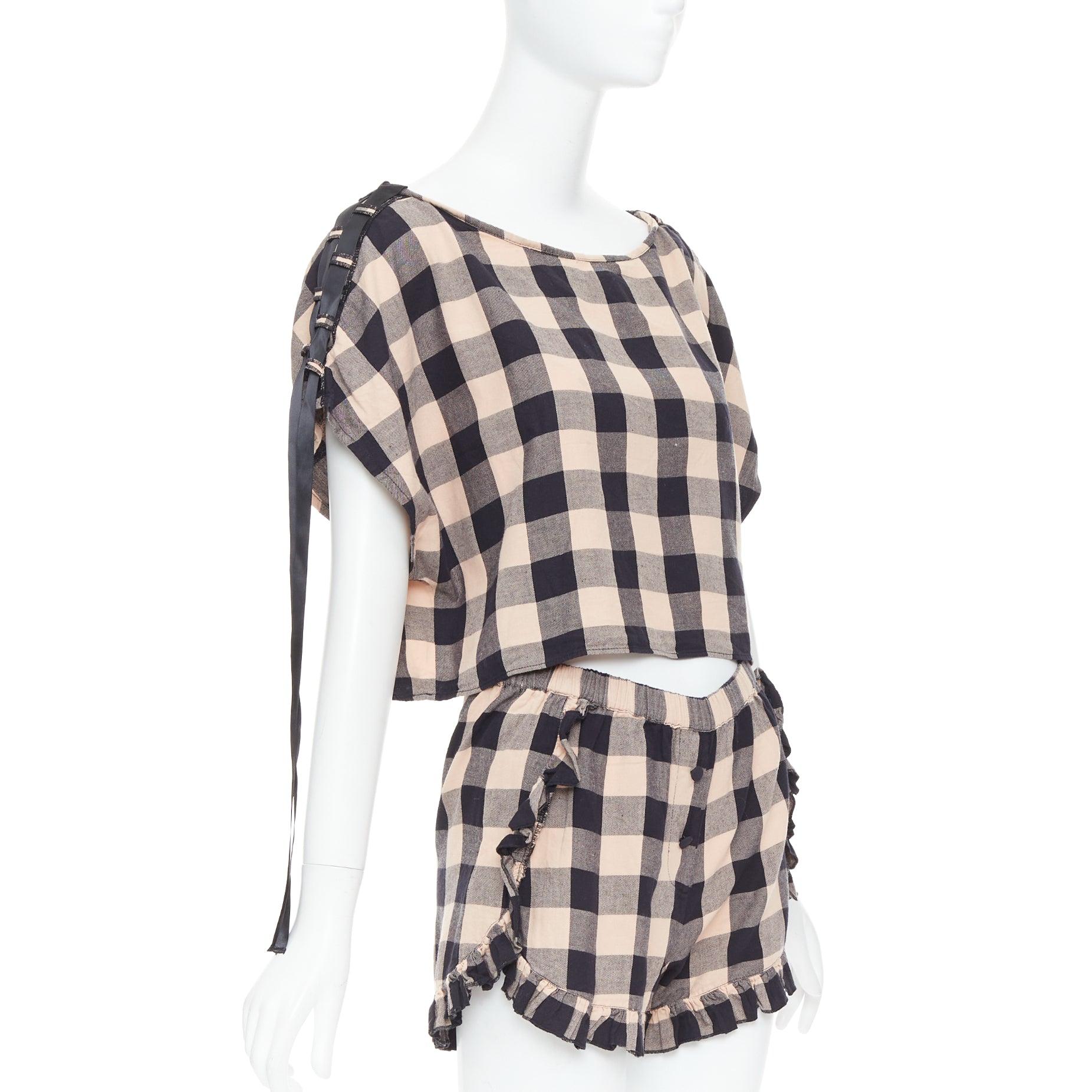 MORGAN LANE peach black cotton ribbon trim checkered top short set P
Référence : KYCG/A00128
Marque : Lane's
Modèle : Gina Nessa
Matériau : Coton
Couleur : rose, noir
Motif : damier
Fermeture : élastique
Détails supplémentaires : Le pyjama de Morgan