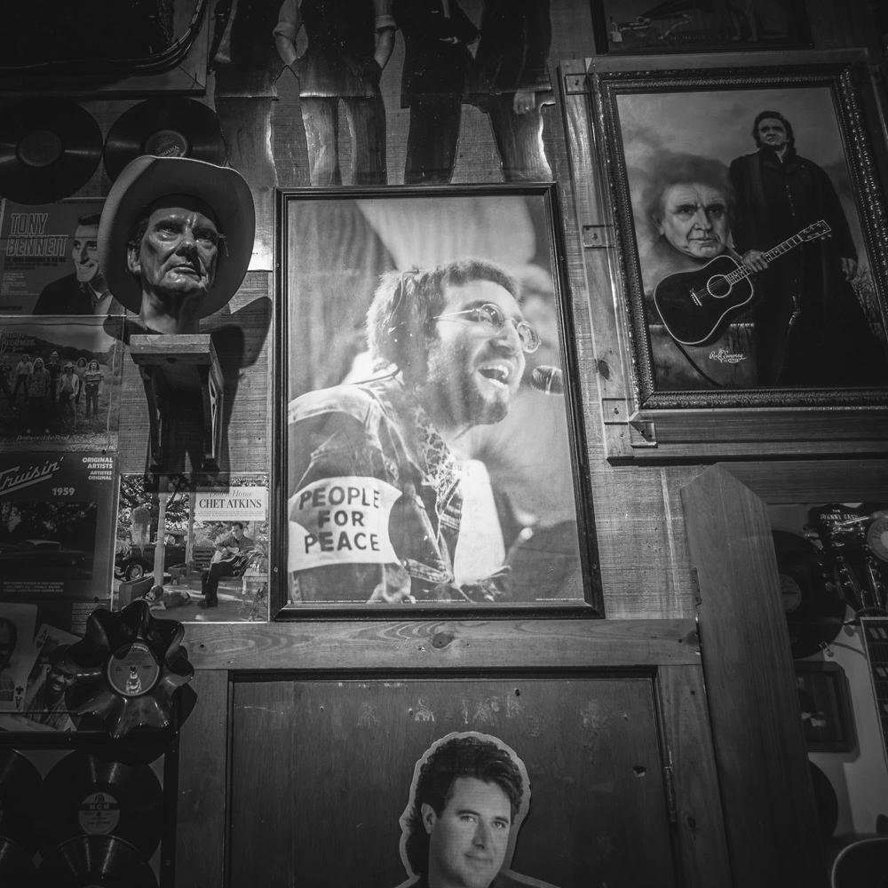 Wall of Fame, Nashville, Tennessee, Morgan Seide – Zeitgenössische menschliche Fotografie
