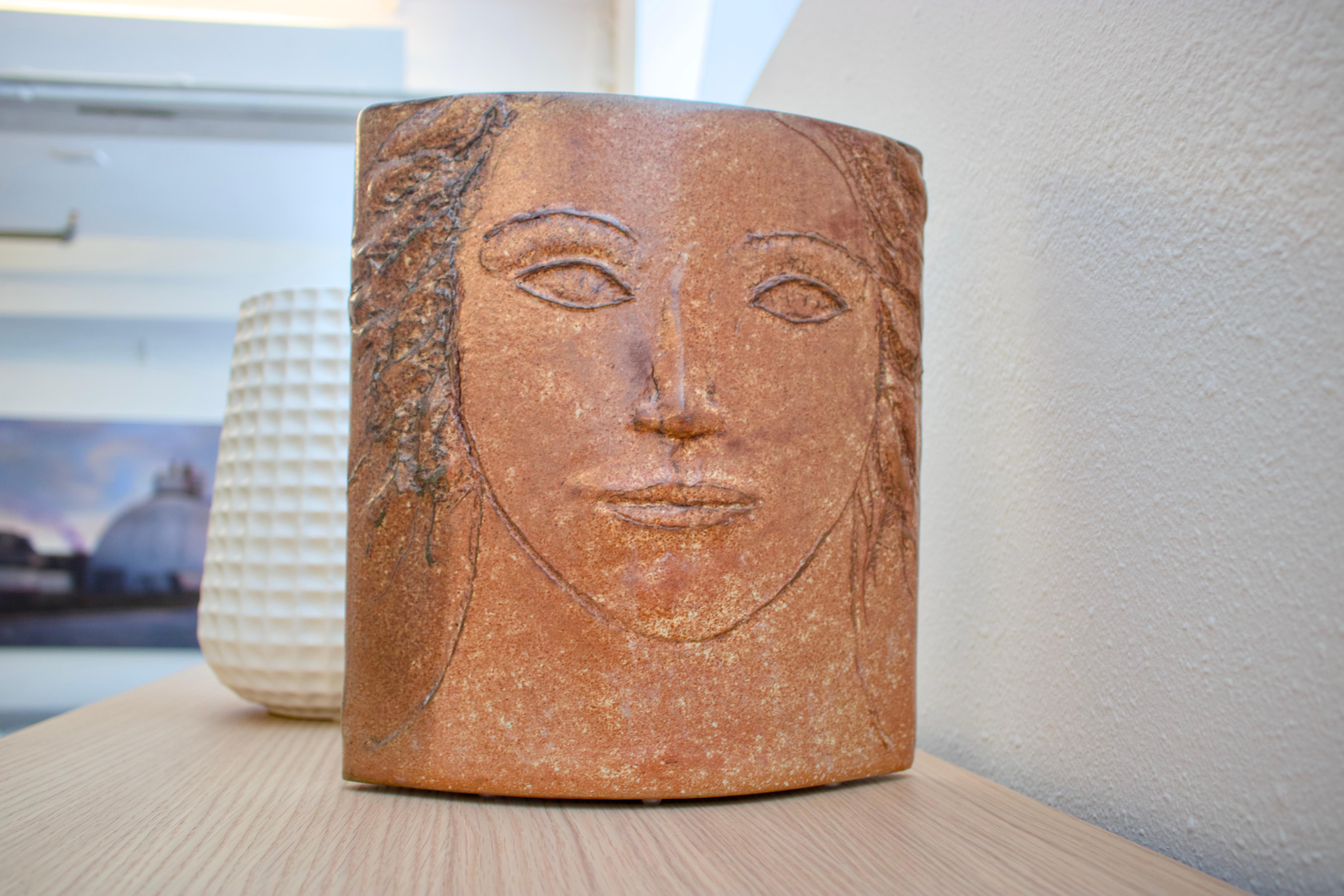 “Morgane” French cubist ceramic vase For Sale 1