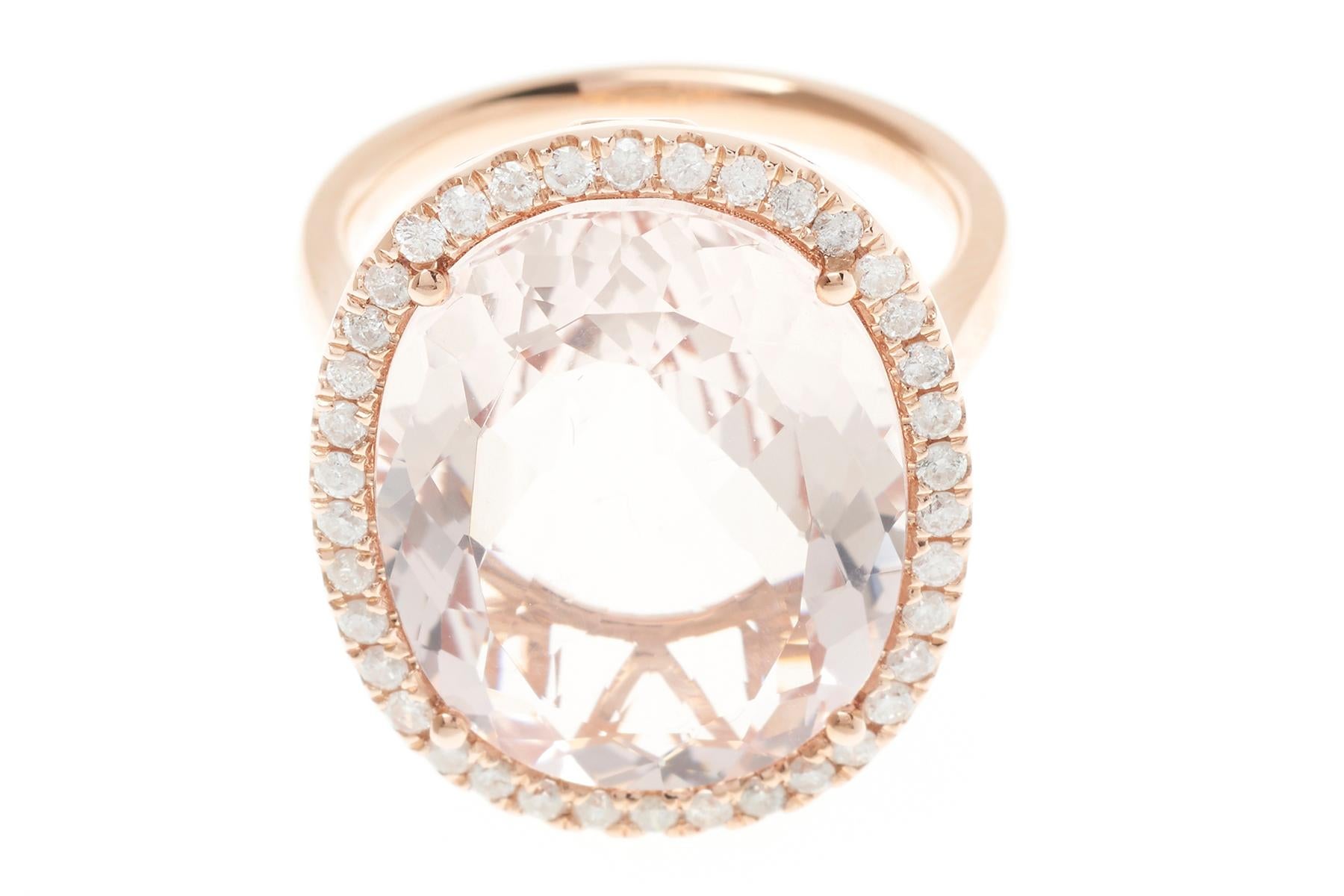 Contemporary Morganite 12.16 Carat Diamond 18 Carat Rose Gold Dress Ring For Sale